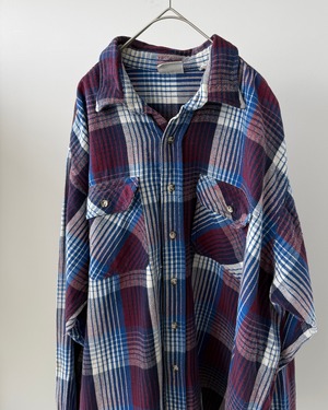 -417 by HEUSEN- Vintage 80-90s Flannel shirt