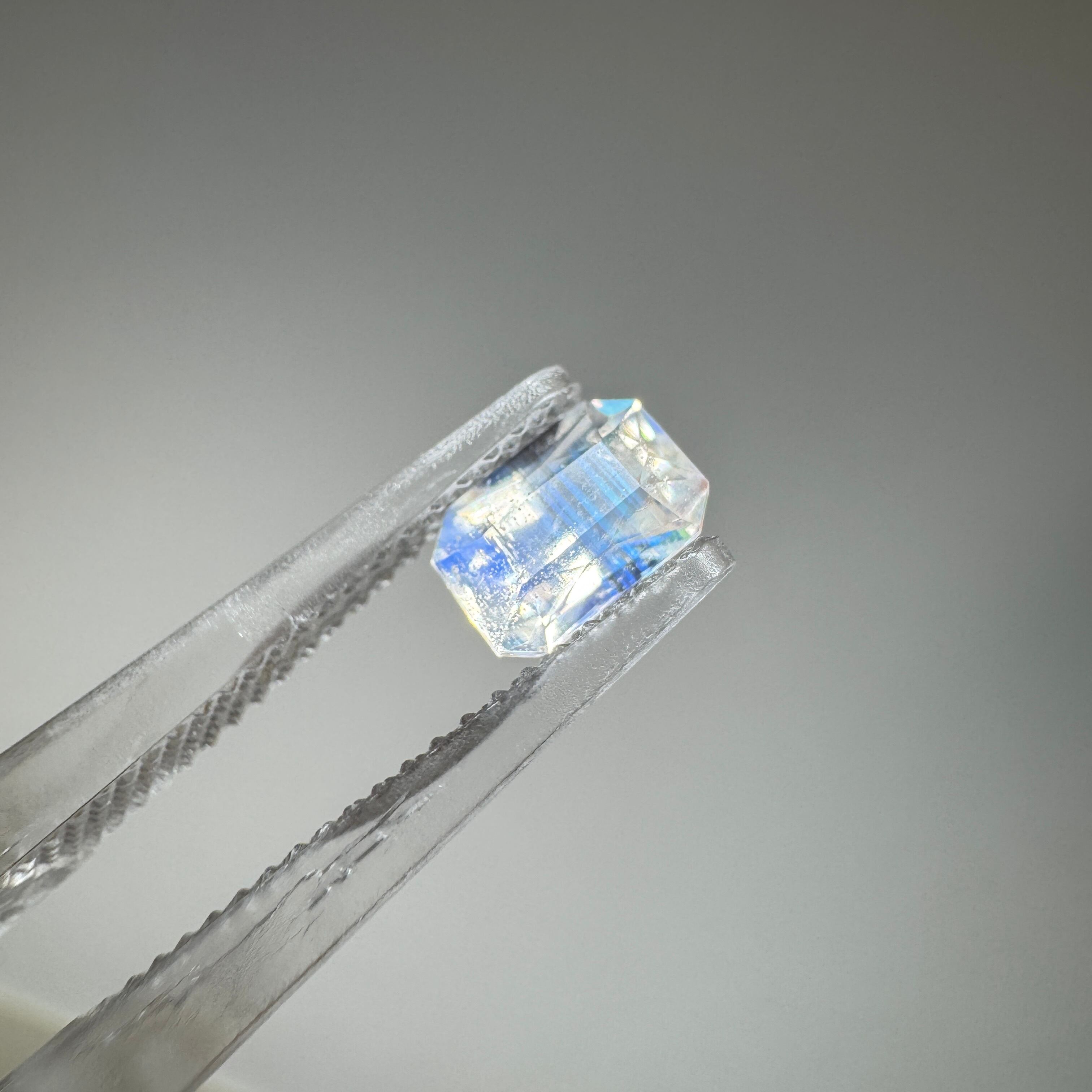 レインボームーンストーン 〜しましまシラー〜 0.60ct | GEMマニ屋