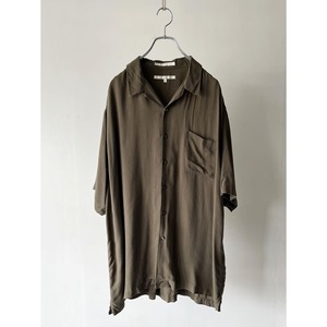 -PERRY ELLIS-  open collar silk shirt
