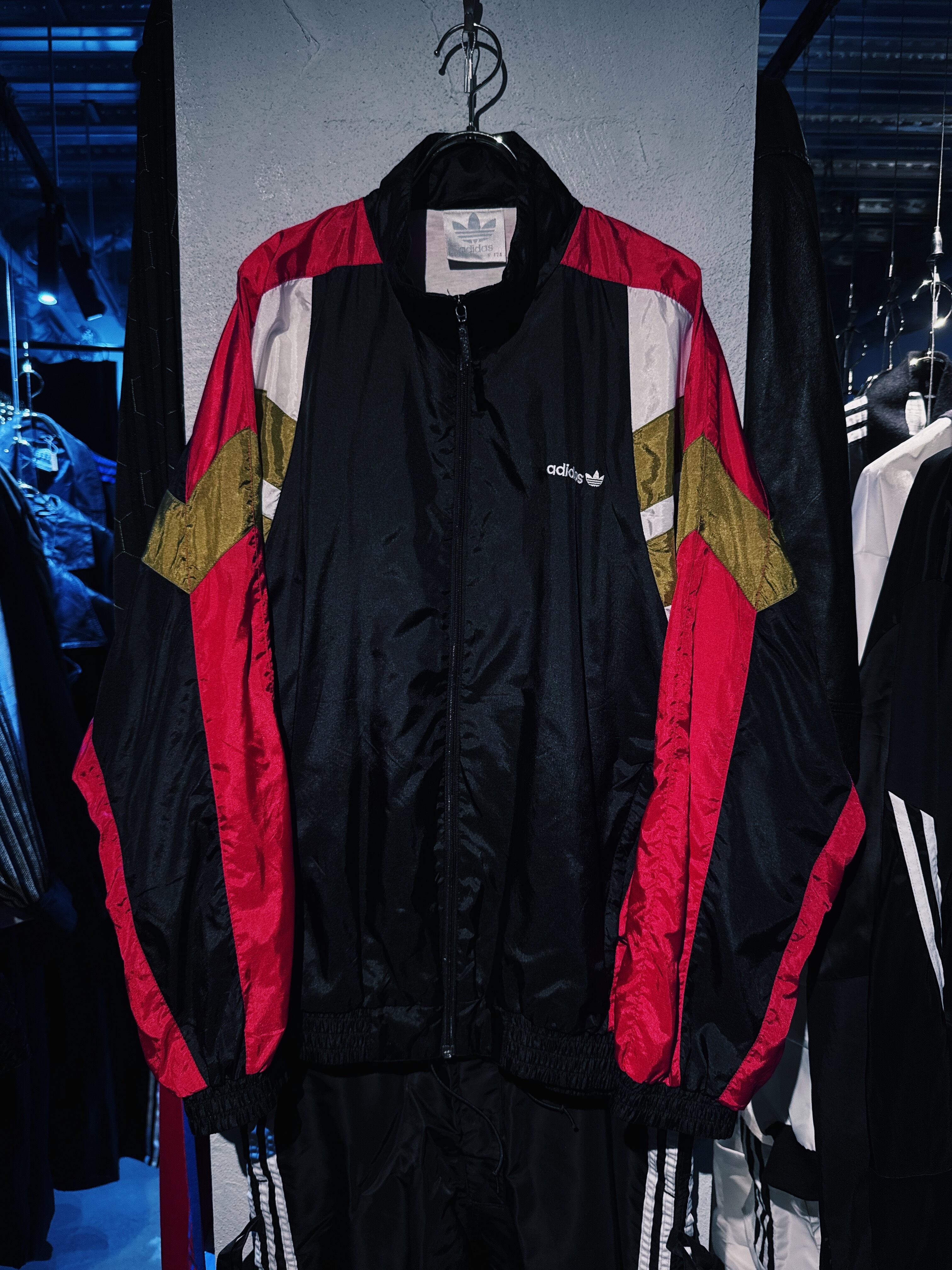 【D4C】80's vintage "adidas Originals" switching design track jacket
