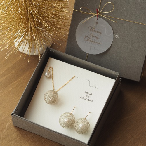 Xmasコフレ○スモークグレーのまんまるパールまゆだまセット