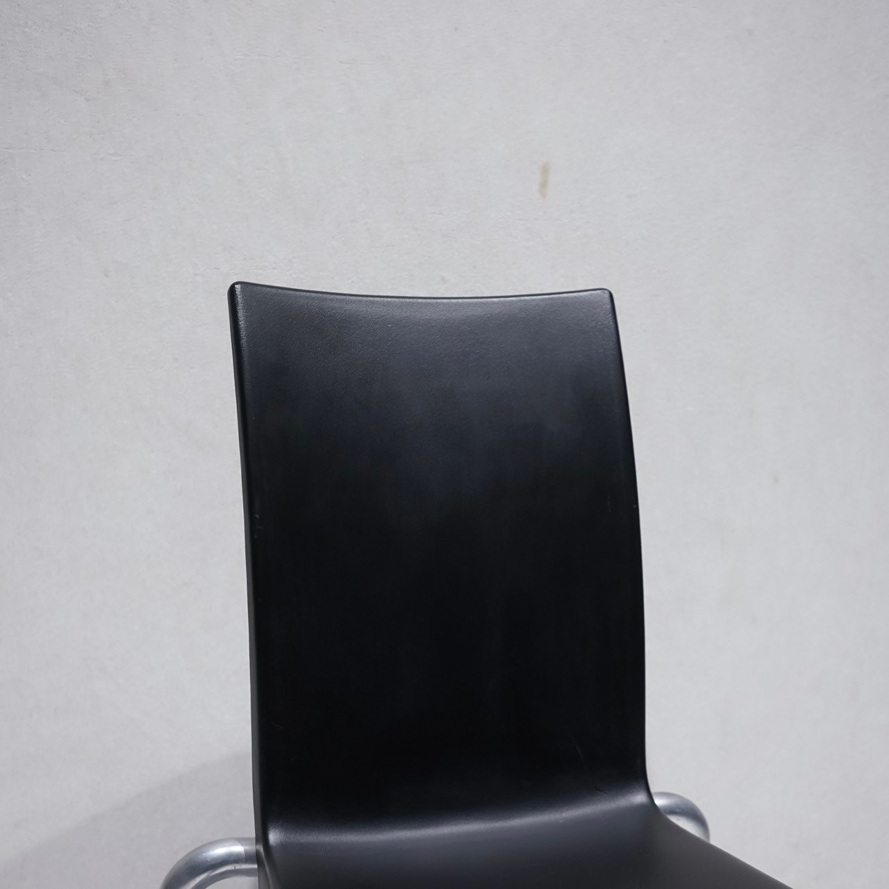 Vitra ヴィトラ Louis 20 ルイ20 ダイニングチェア アームレス チェア 椅子 ブラック デザイナーズ家具 モダン ミニマル ミッドセンチュリー