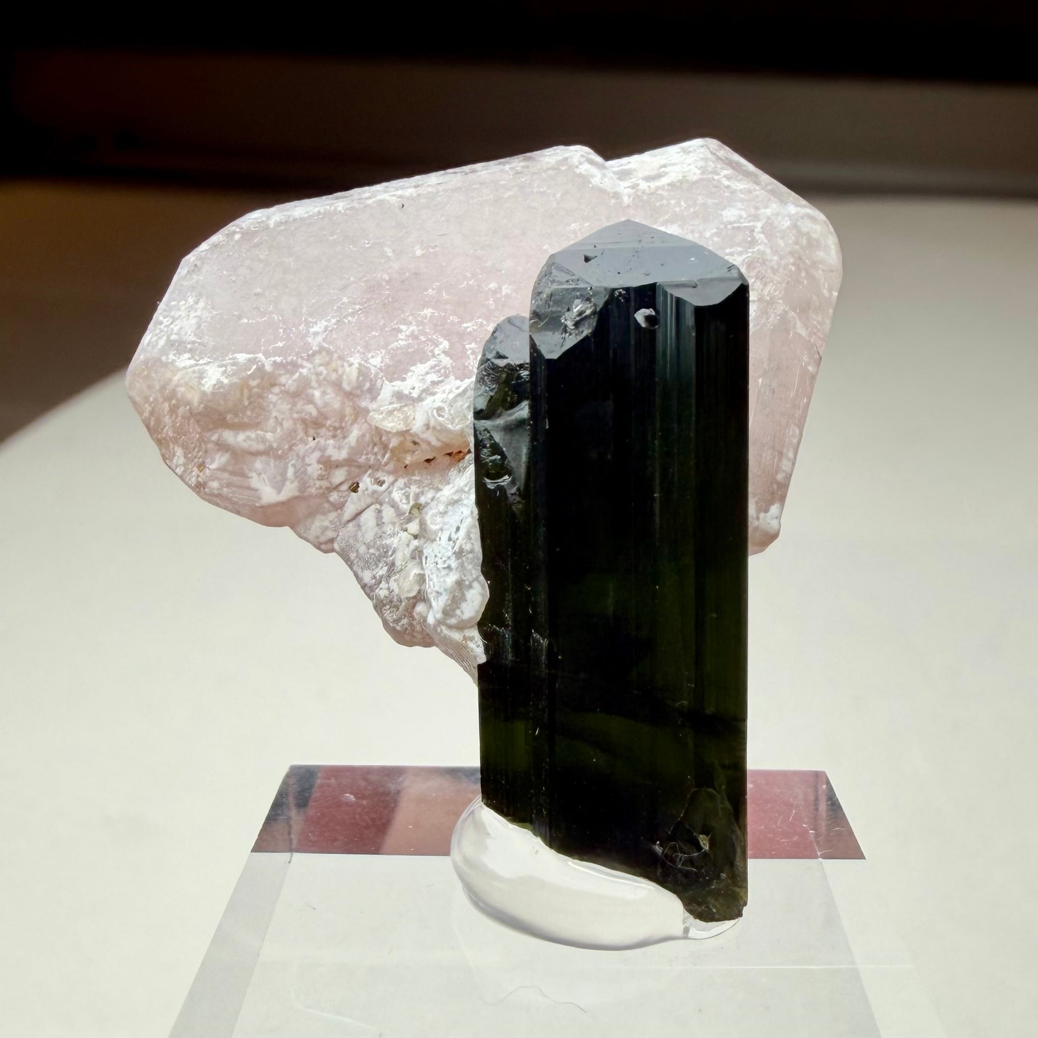 フローロアパタイト / エルバイト【 Elbaite with Fluorapatite】パキスタン産