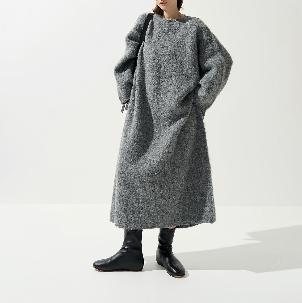 ラウンドネックストレートニットワンピース H0052