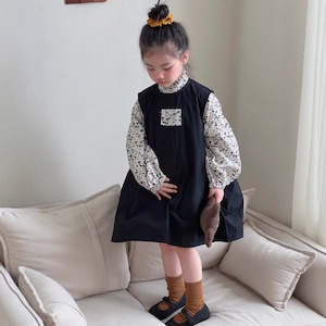 秋小花柄ブラウス&黒ベストドレスセット