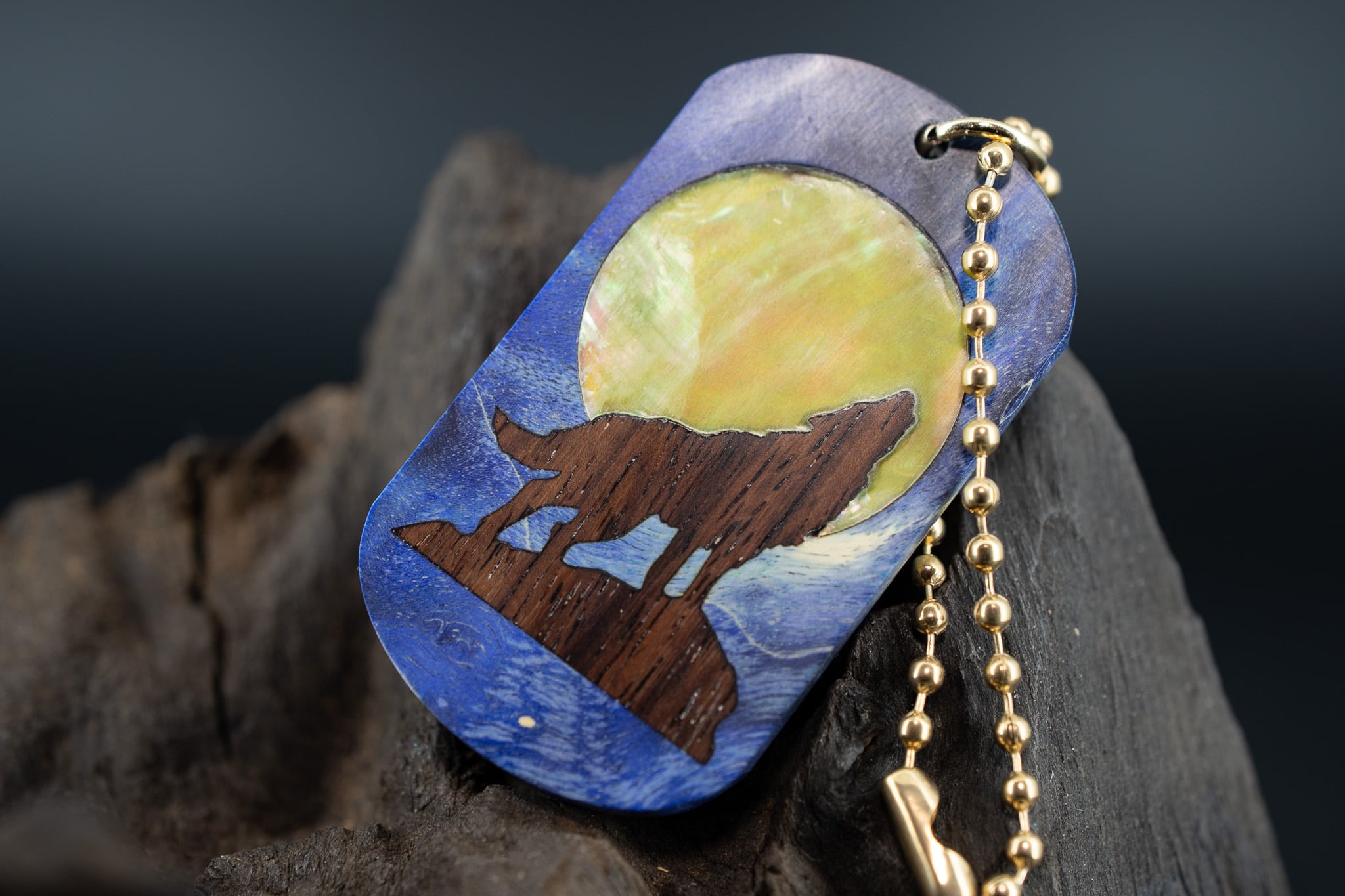 【カナダの象徴】ハードメープル 瘤杢 スタビライズウッド ドッグタグ 象嵌 月と狼