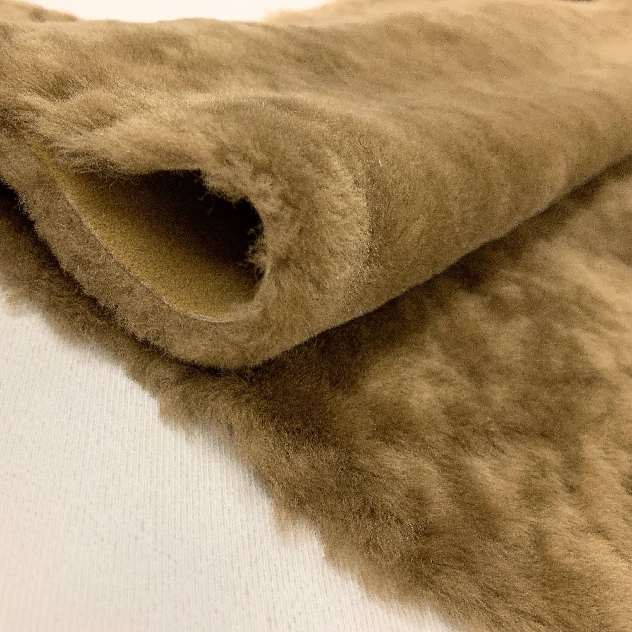 ムートン 羊の毛皮 M3-007 | and leather 【初心者～中級者のための革