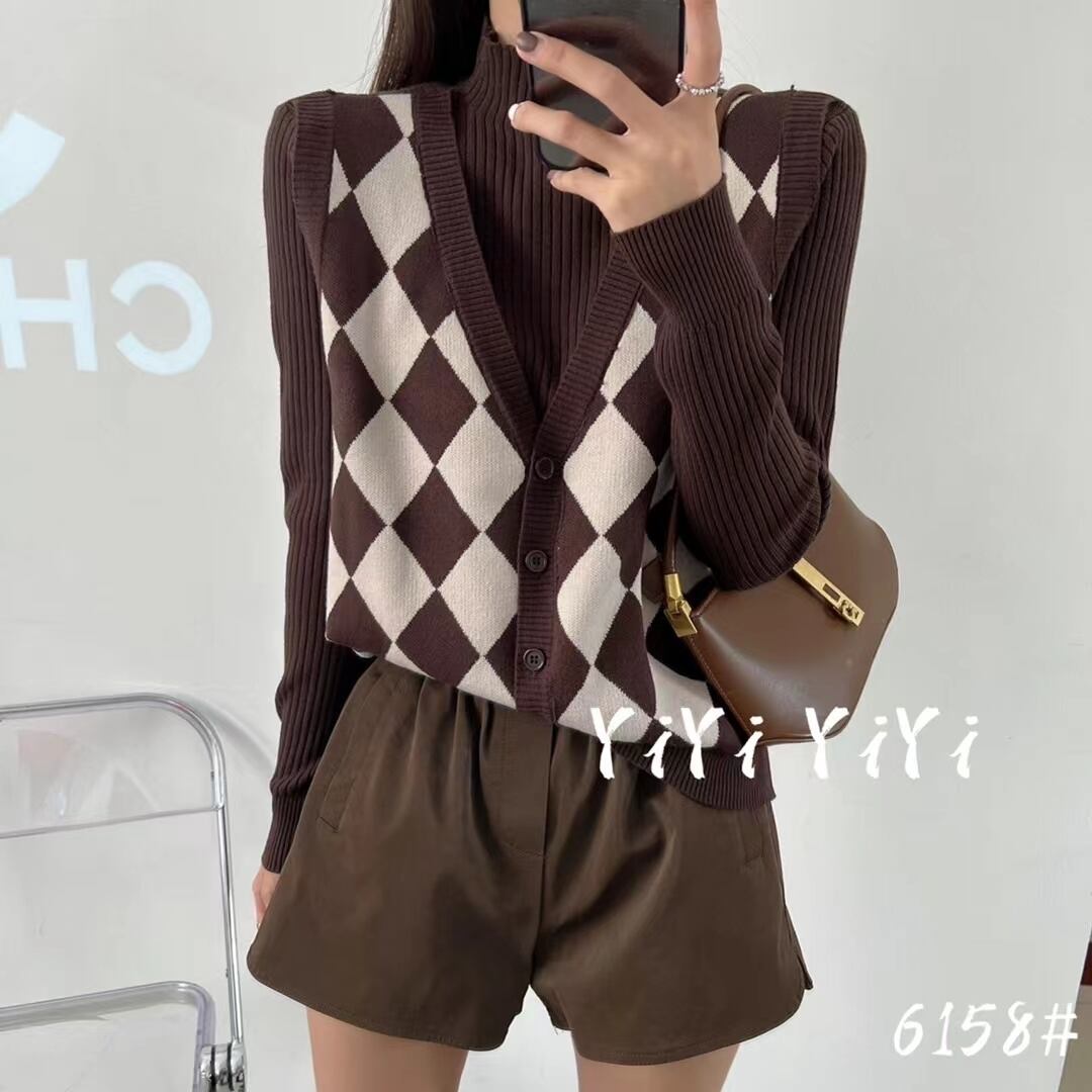 チェックベスト レイヤード風ニット　AJ111-5099/111-6158