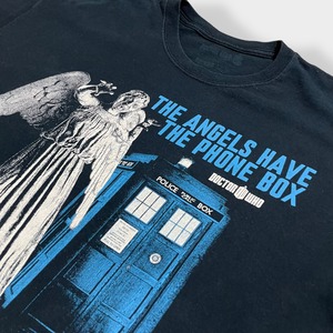 【RIPPLE JUNCTION】DOCTOR WHO ドクターフー 海外ドラマ SFドラマ 映画 ムービー ロゴ プリント Tシャツ 電話ボックス イラスト t-shirt  半袖 黒 X-LARGE us古着