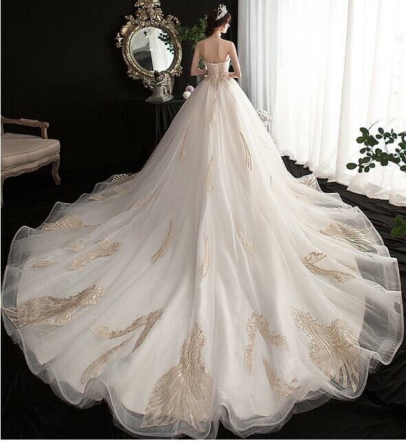 エレガント ウエディングドレス 高級刺繍 スパンコール エンパイア