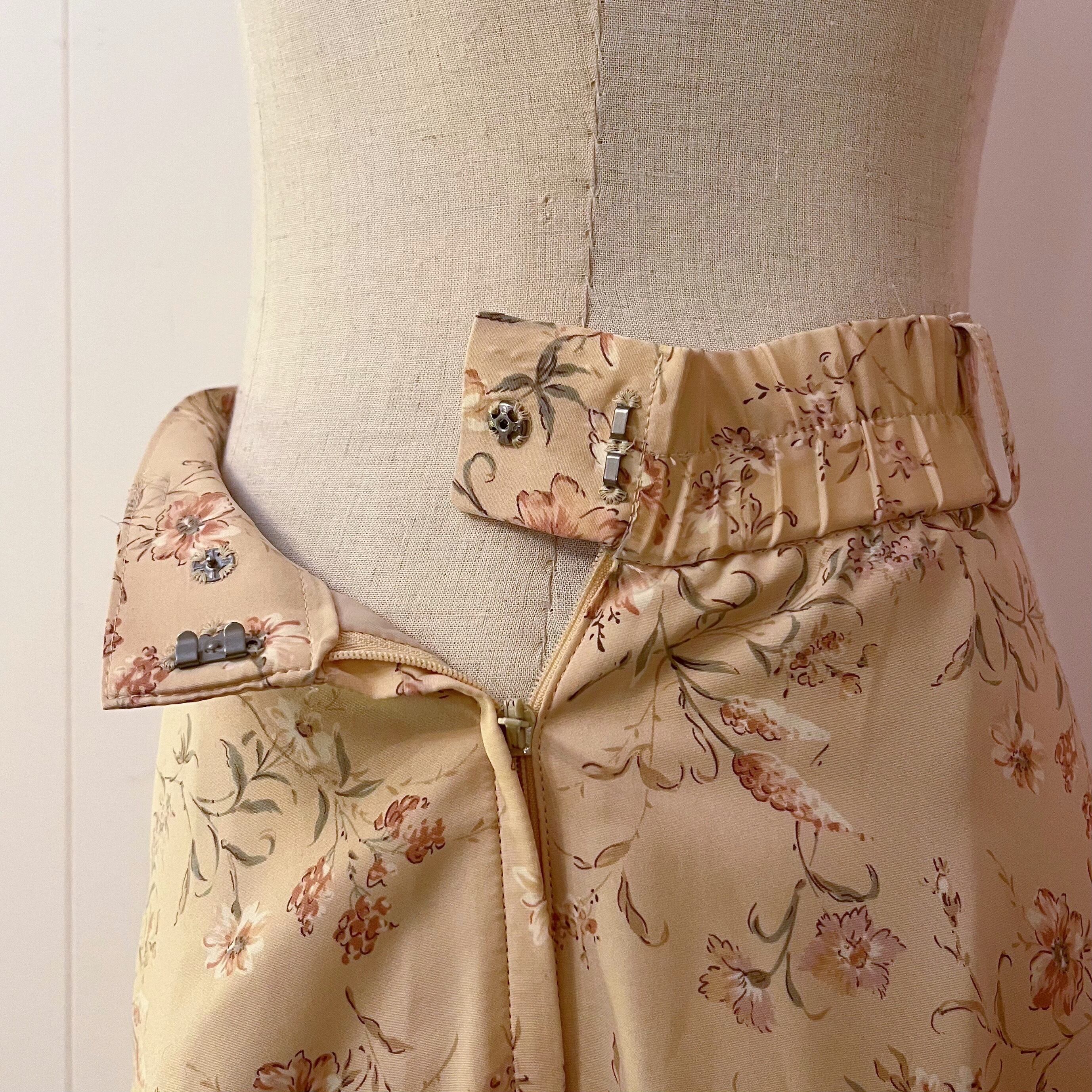 cream beige flower belt flare skirt