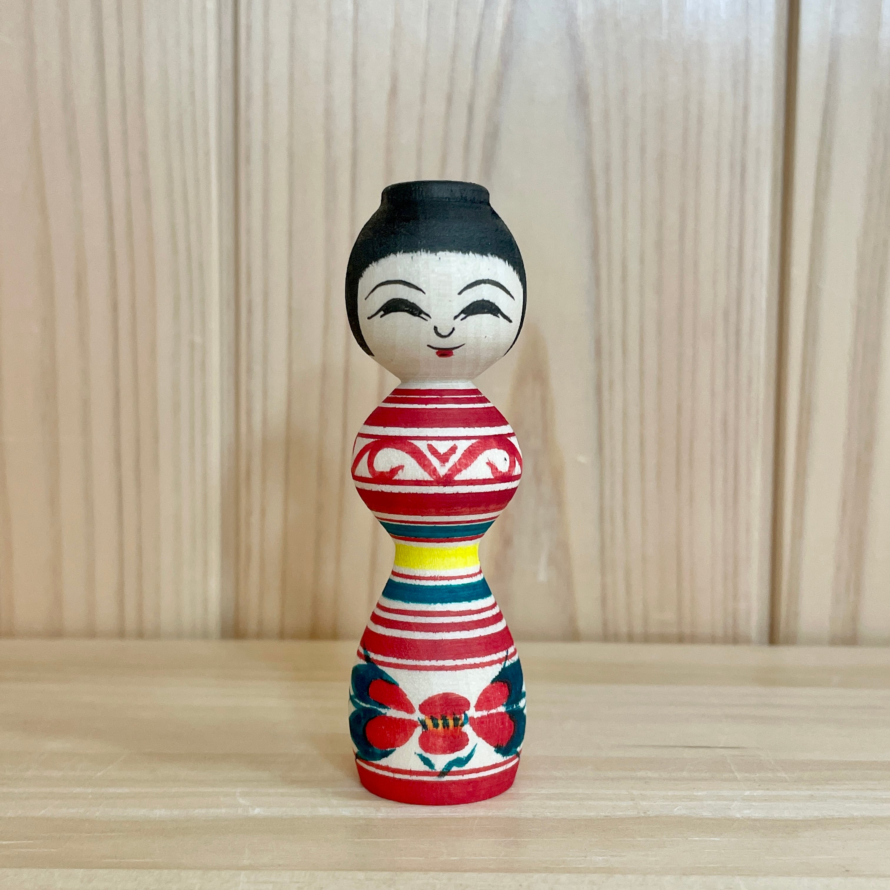 小島利夏 (RIKA KOMATSU) | SHIBUYA_KOKESHI こけし専門店