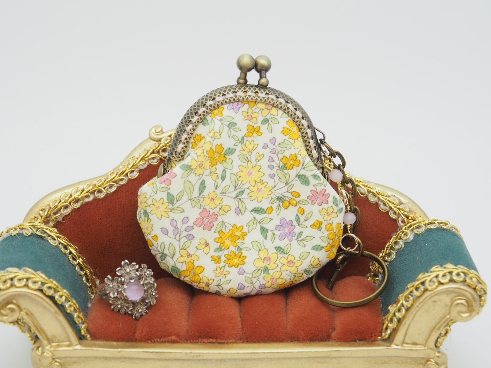 【ハンドメイド】がま口バッグチャーム｜小花柄・黄色（口金5cm）