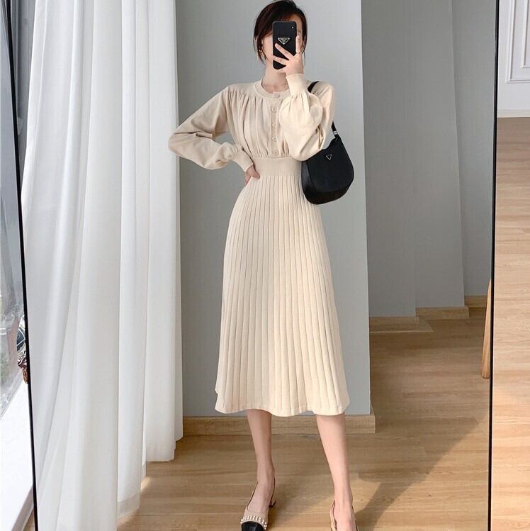 ふんわりフレア小花プリーツワンピース 膝下 ミモレ ミモレ丈 ロング ロング丈 マキシ 袖あり 長袖 襟なし フレア セミフレア かわいい 大人可愛い きれいめ シンプル カジュアル 大人 上品 おしゃれ お洒落 かっこいい こなれ感 ラフ ラブリー キュート 個性的 主役級 存在感 ふんわりフレア小花プリーツワンピース 膝下 ミモレ ミモレ丈 ロング