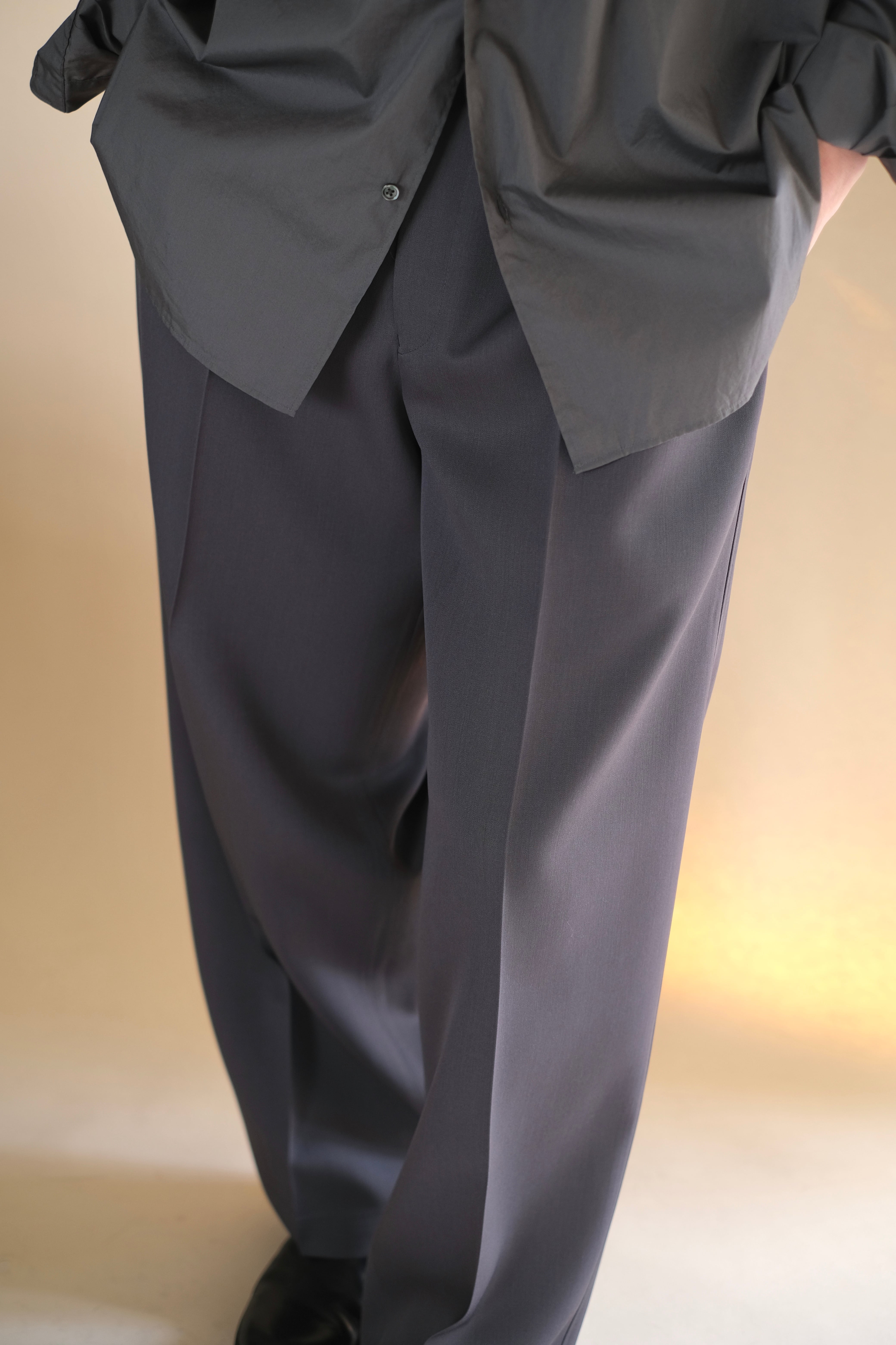 Graphpaper / Scale Off Wool Wide Slacks | LIVING