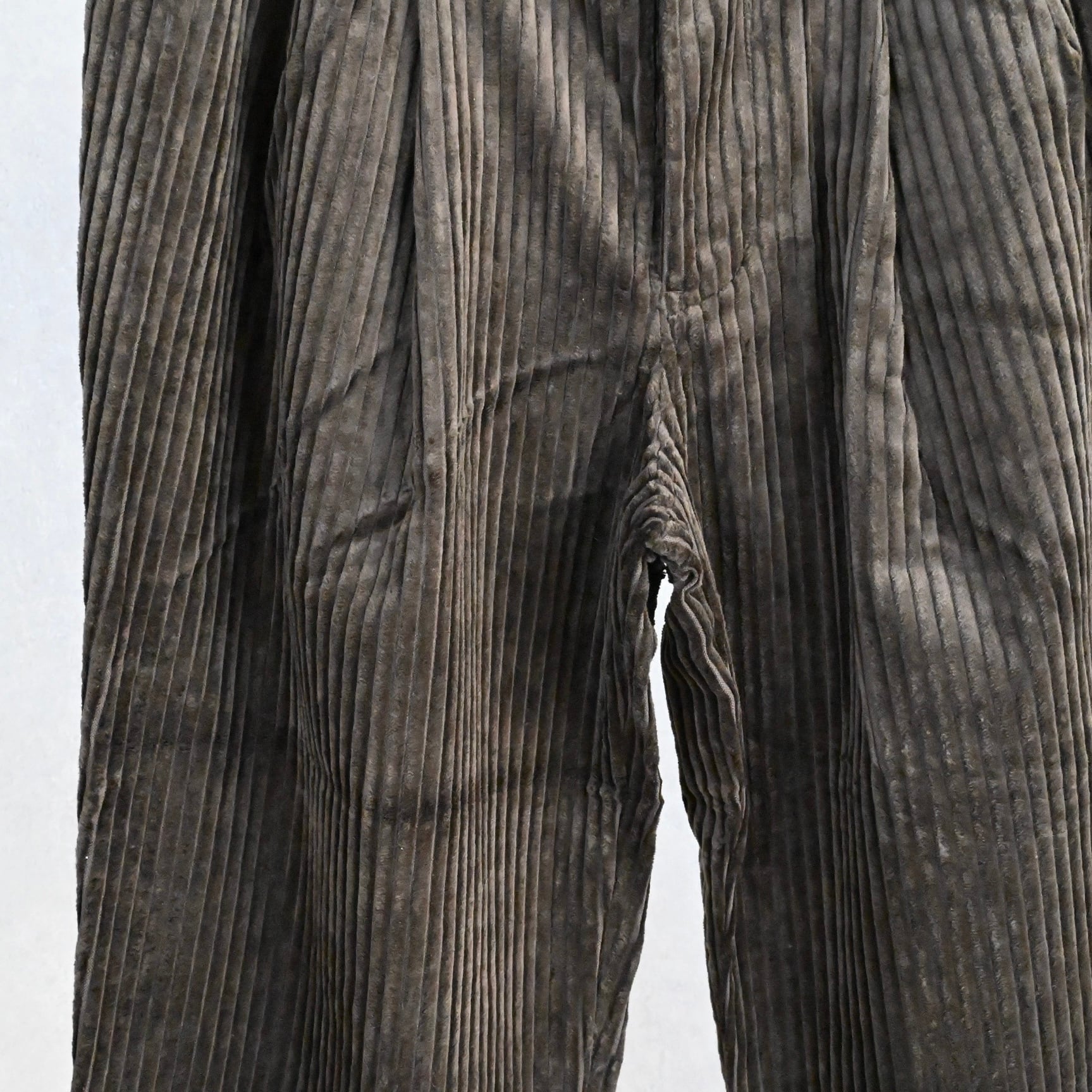 25AW》【STILL BY HAND】3.5W CORDUROY TACK EASY SLACKS スティルバイ