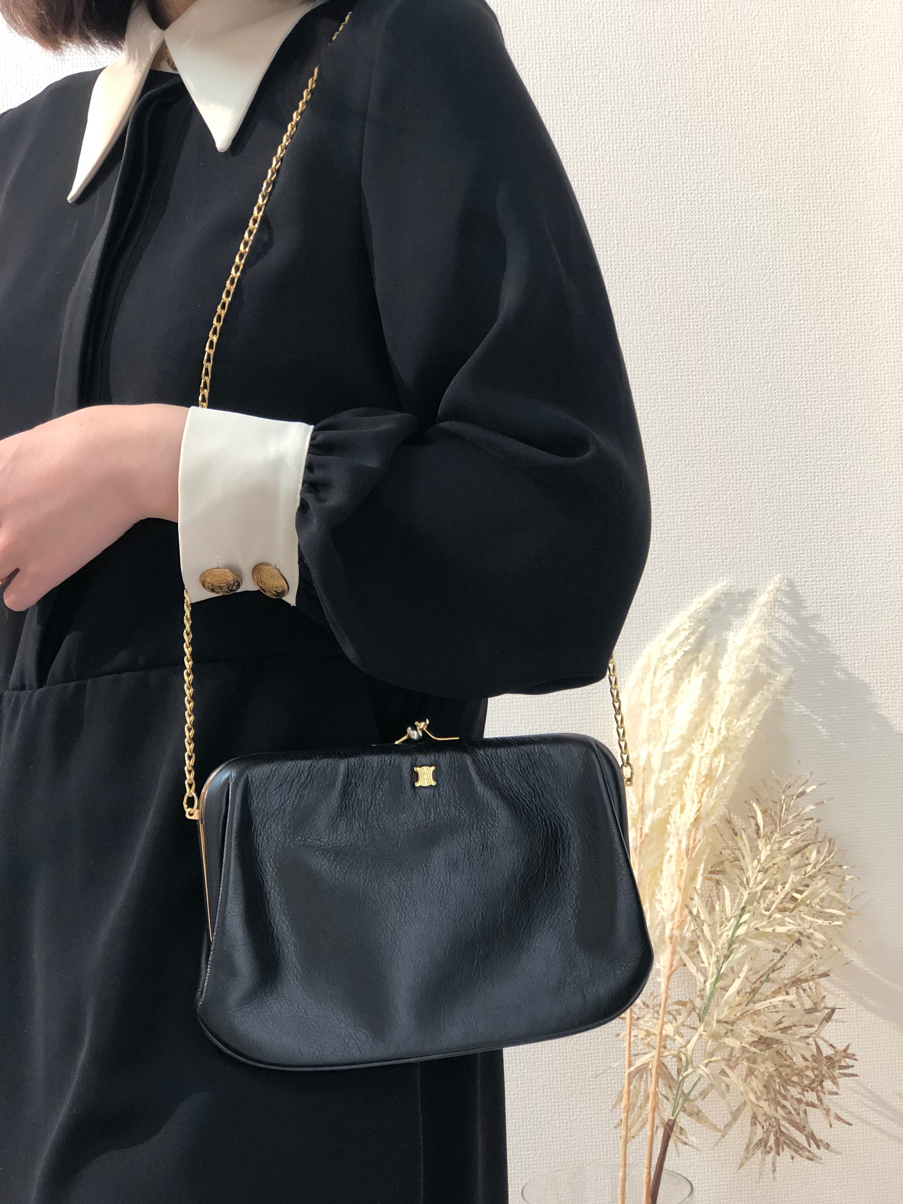 【極美品】 CELINE ハンドバッグ がま口 トリオンフ レザー 黒 肩掛け