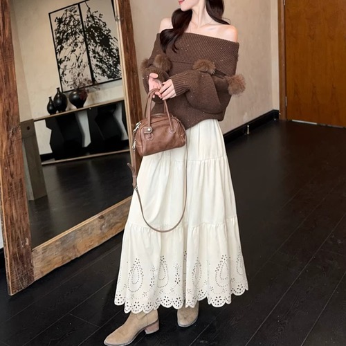 【2点セット】オフショルポンポンニット＋ティアードパンチングスカート ・73770