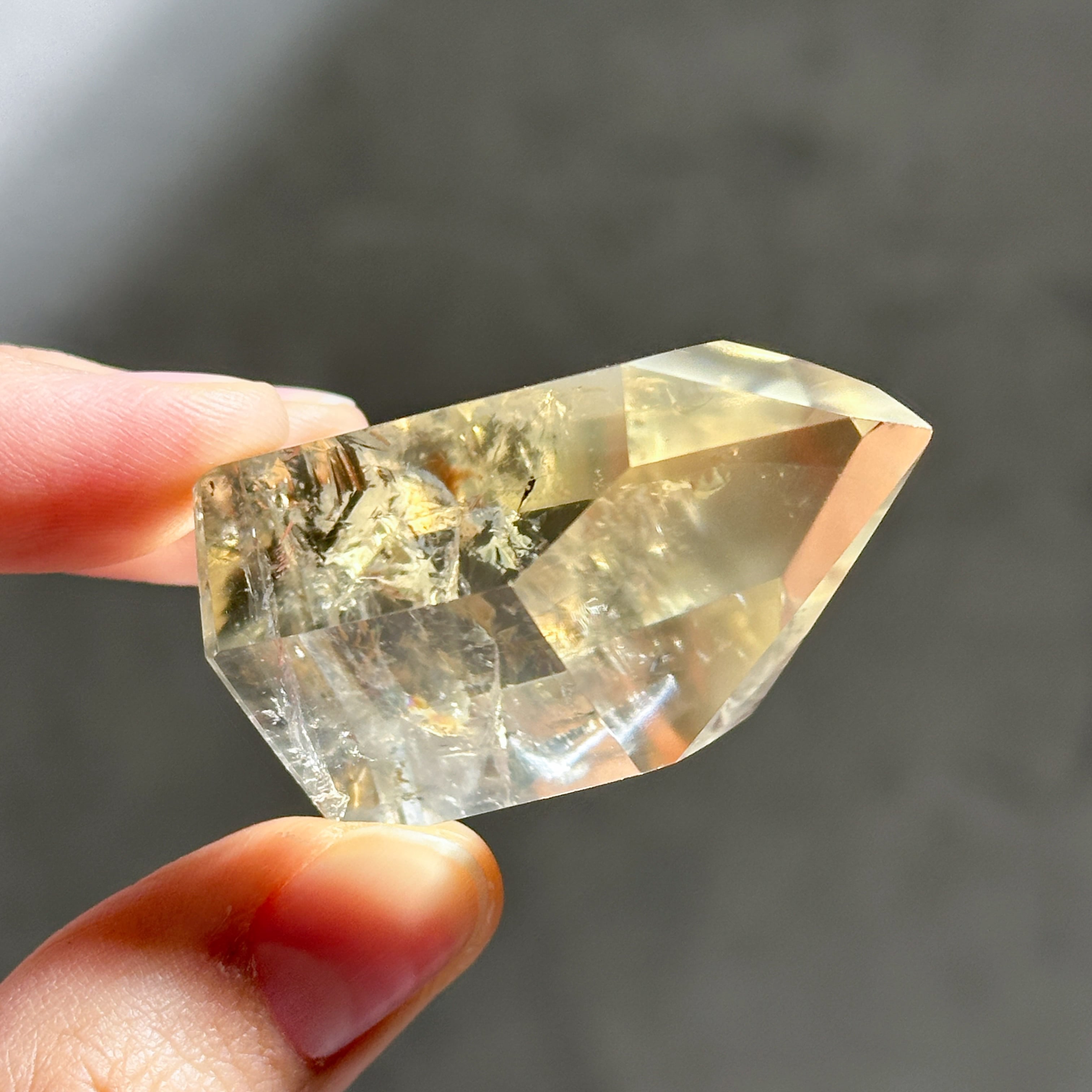 シトリン（黄水晶） タワー 72◇ Citrine ◇ 天然石・鉱物