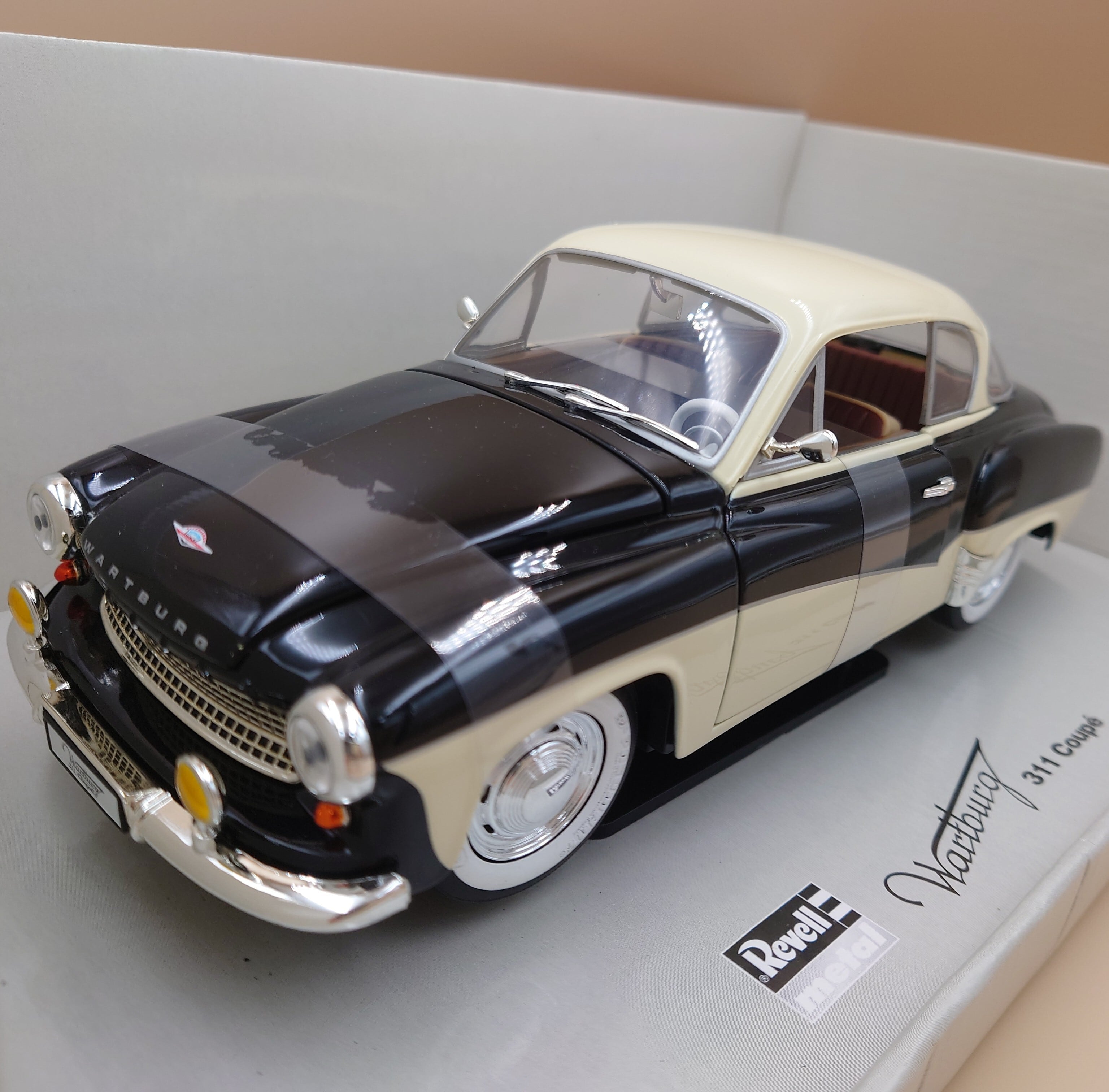 1/18 フェラーリ365 GT4 BB 1973 レッド/ブラック Ferrari 365 GT4 BB