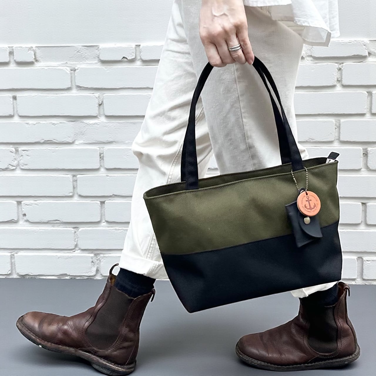 halb mini カーキ×ブラック(コーデュラナイロン 撥水加工ナイロン素材トートバッグ)<受注製作>