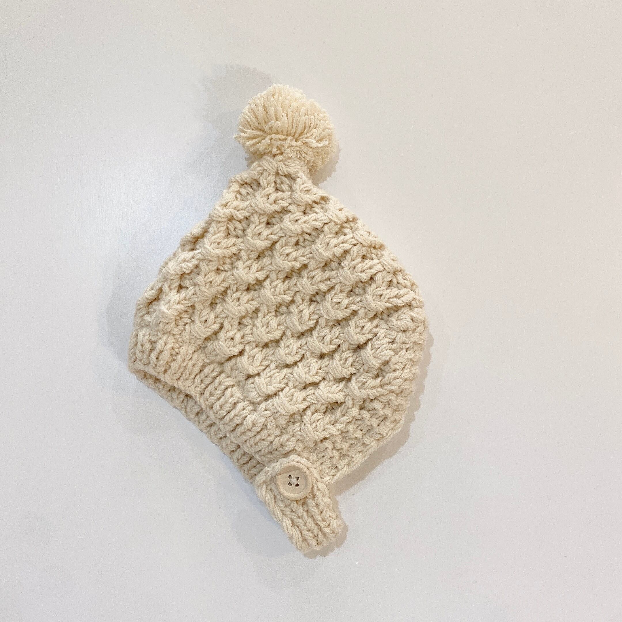 ぽんぽん付きニットボンネット