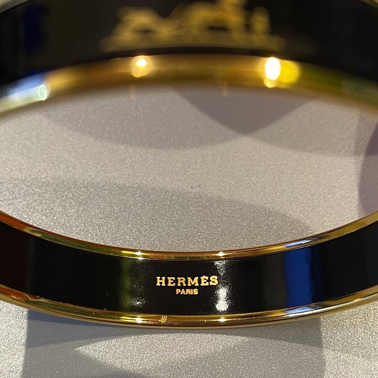 HERMES エルメス エマイユ MM カレーシュ モチーフ バングル