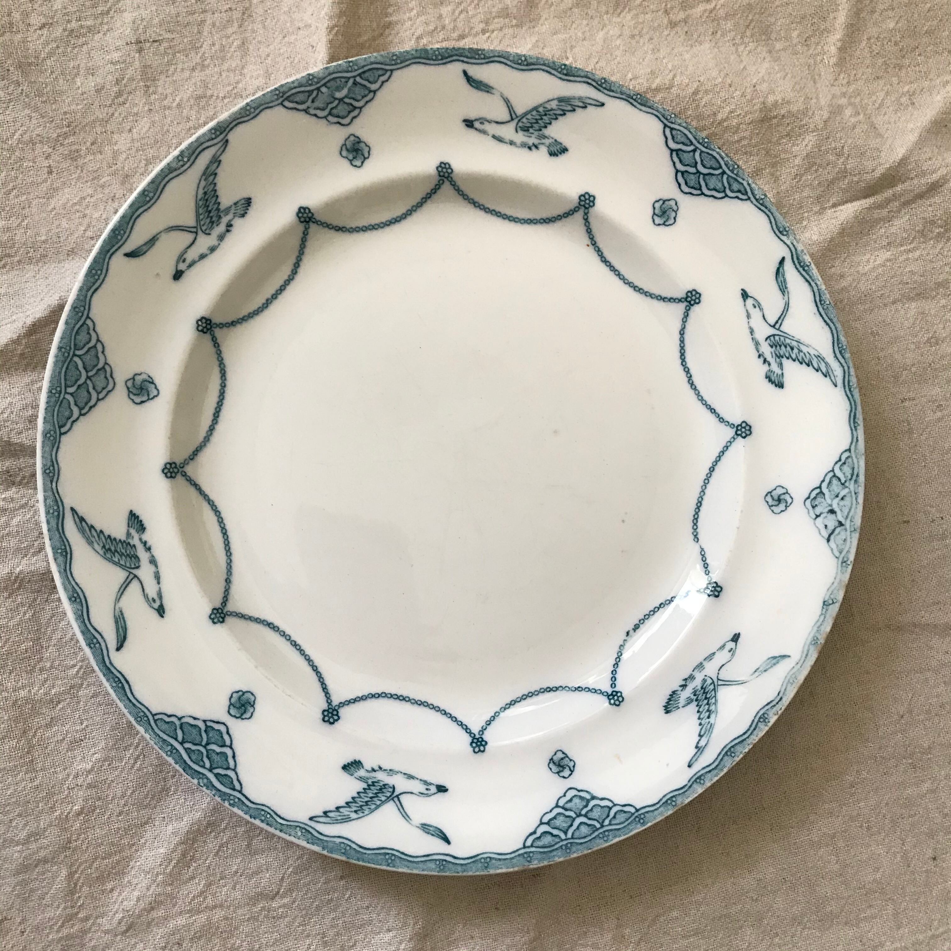 カモメ模様のプレート