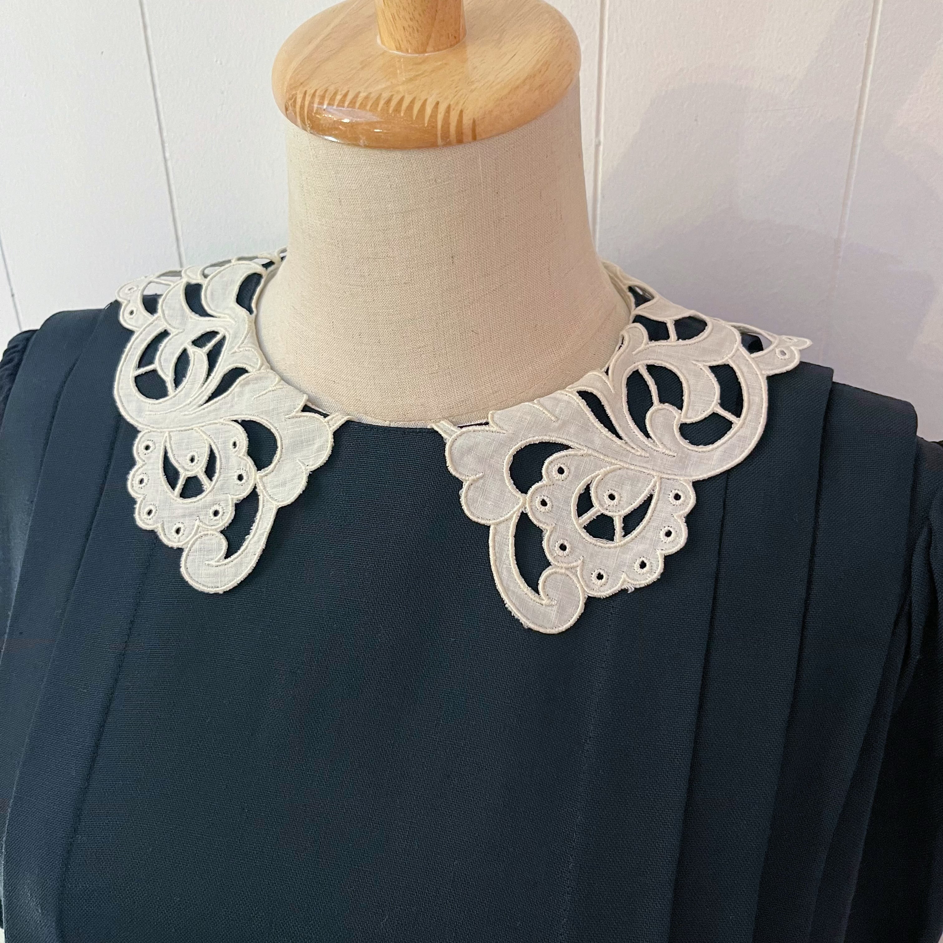 lace collar pleats black one-piece