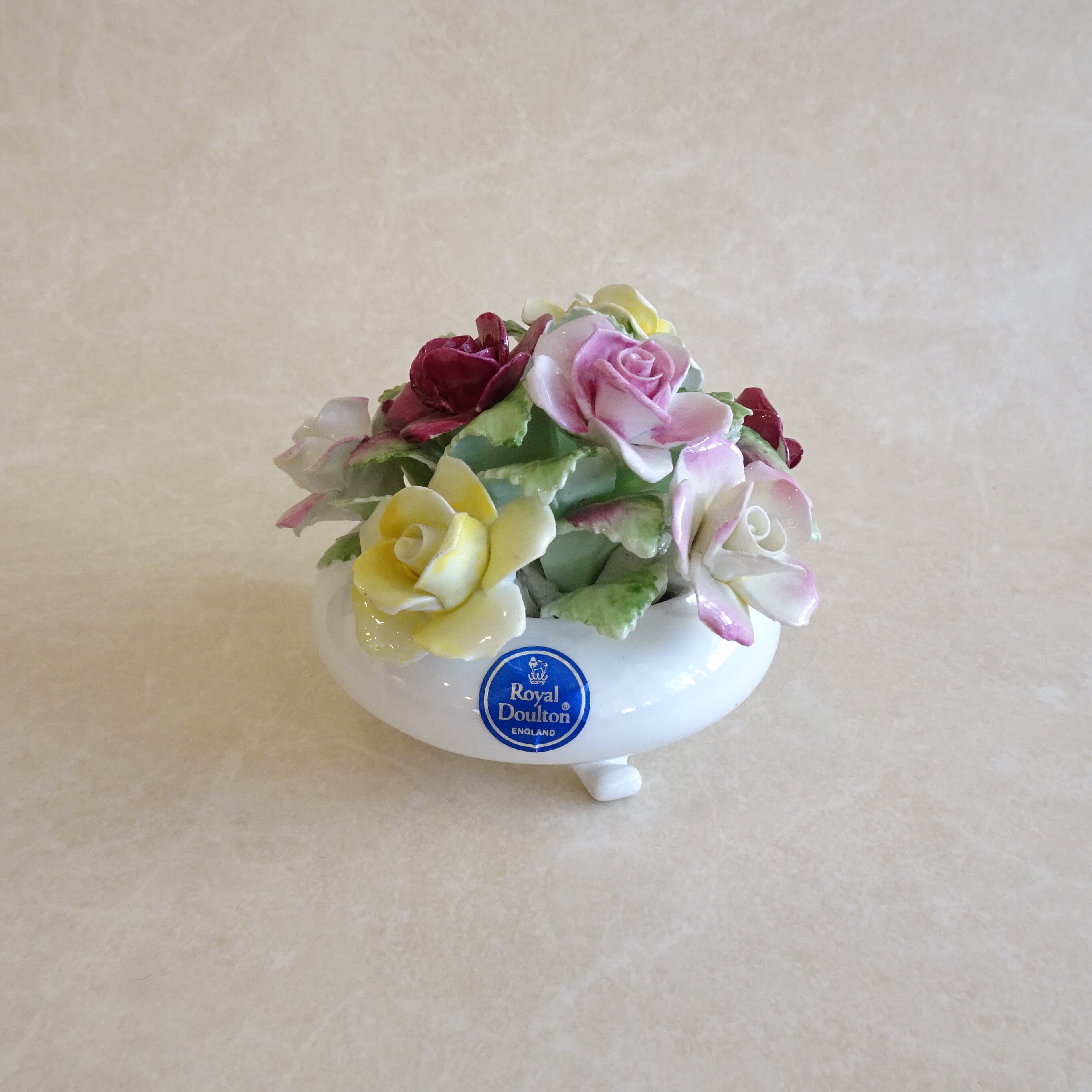 新品⭐︎ロイヤルドルトン バラの陶花 バスケット 花かご ロイヤルドルトン 陶器のローズバスケット | 純喫茶家具の村田商會