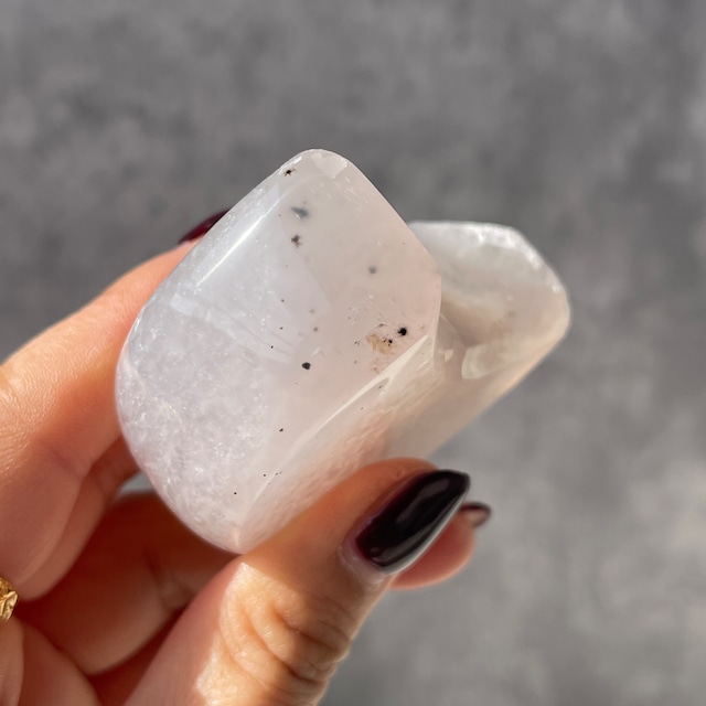 ブラジル産 アゲートムーン｜ジオード構造・透明感のある瑪瑙／UV反応あり