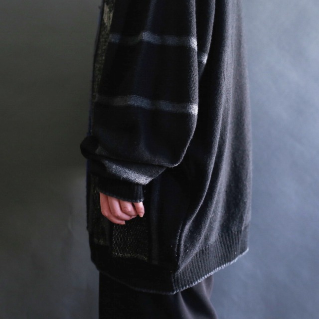 border sleeve and front switching design loose knit （made in italy）