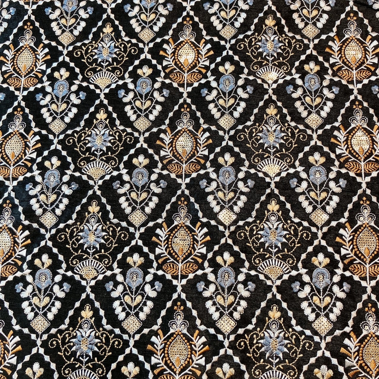 エトワールクラシック [ブラックゴールド]インド刺繍生地 D_0001