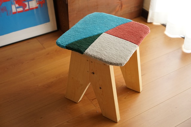 【COLOR BLOCK d 4】色彩が響き合うモダングリッド_手織りチェアパッド 34×34cm［60knot］（Type d 4 ：ターコイズ＆テラコッタ）