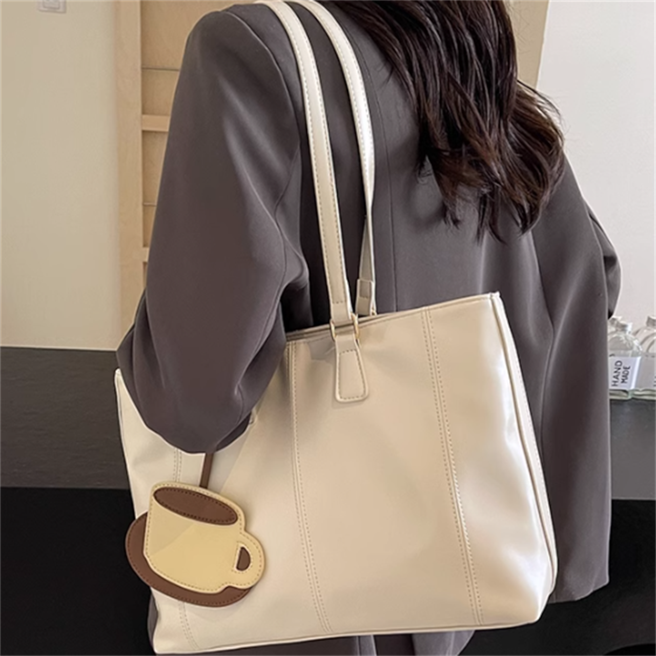 送料無料】 バッグ 3色 トートバッグ 大きめ 持ち手 PU レザー 内