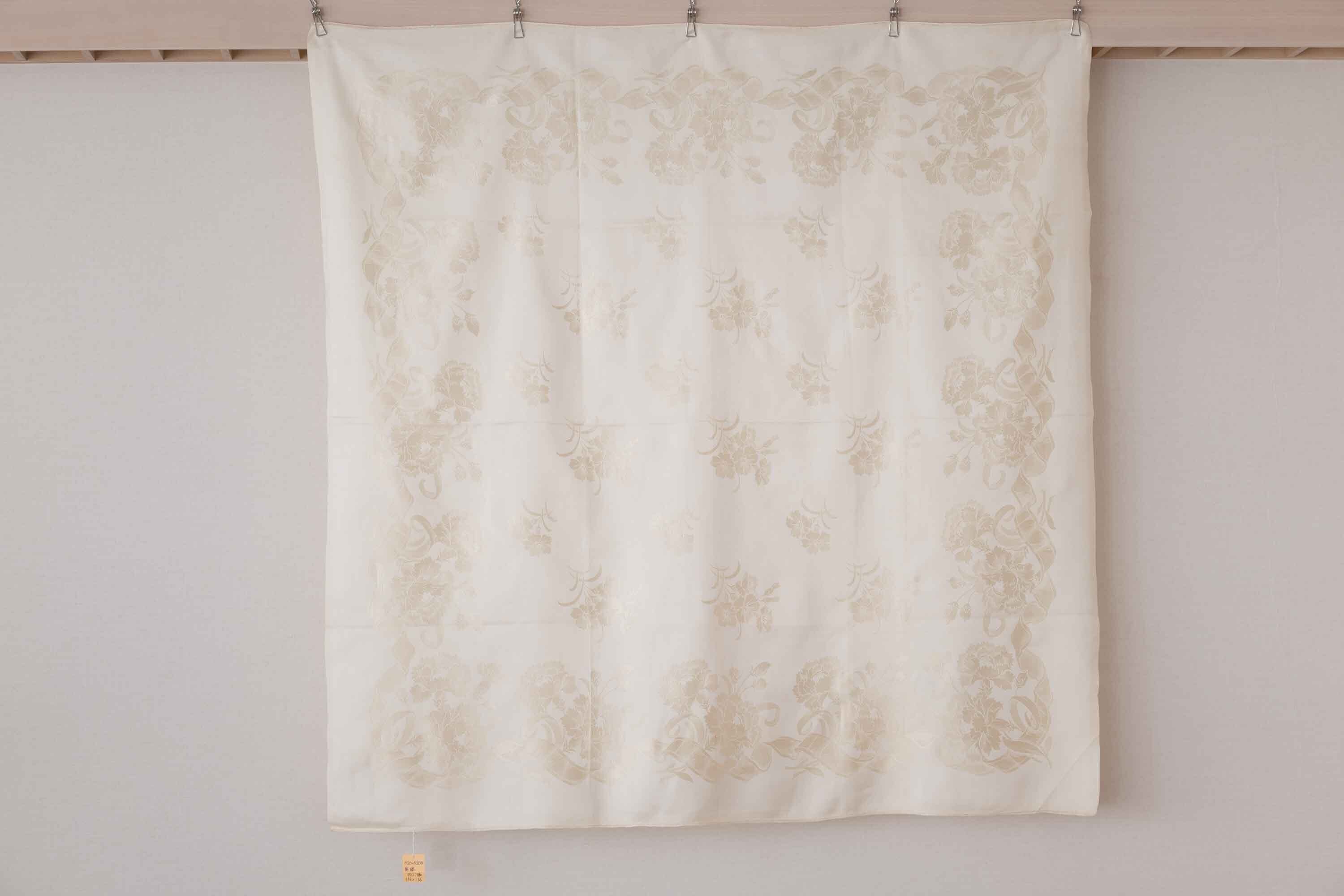 麻と絹で作られた１９２０〜３０年代のダマスク織のテーブルクロス　本物です！　１１６センチ×１１６センチ