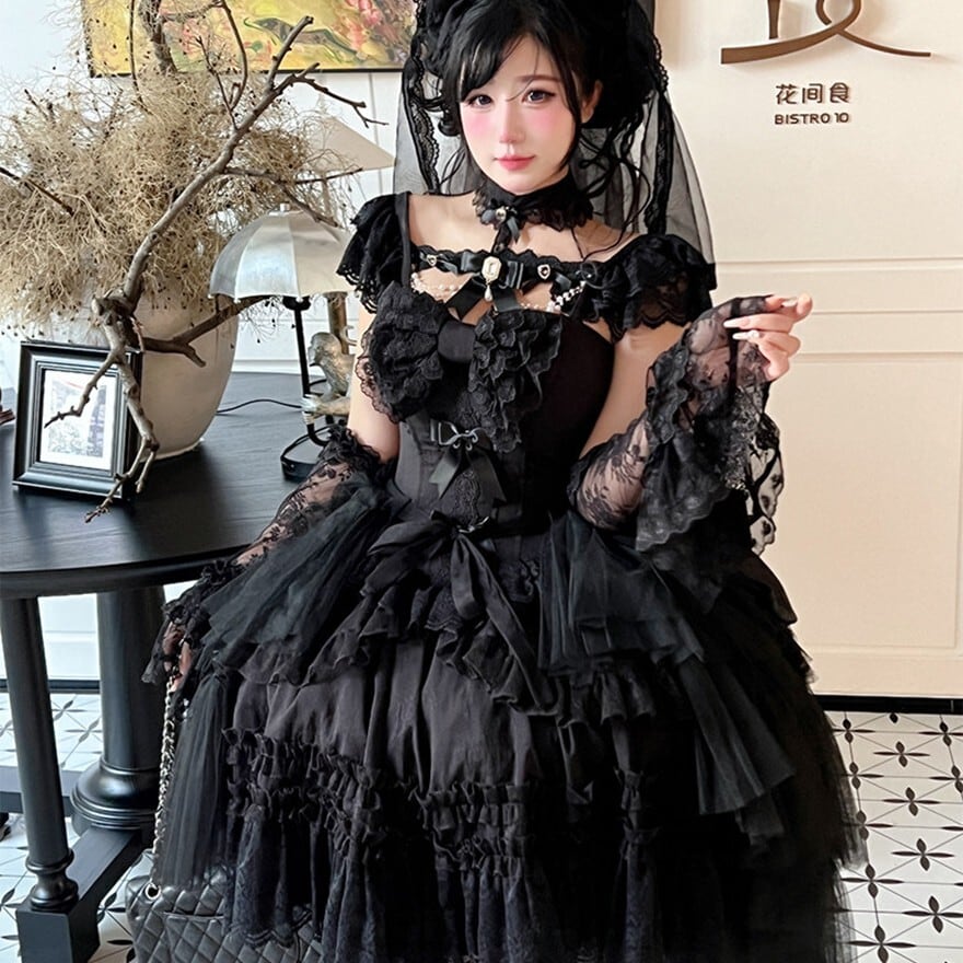 大人ゴシック｜後ろ姿まで美しいバックリボンのフレアワンピース（全2