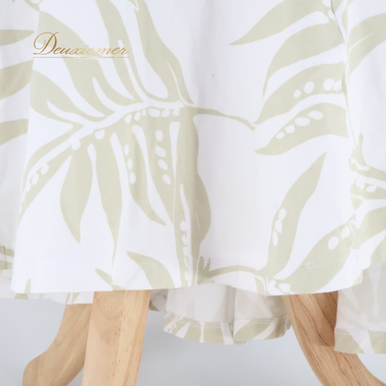 フラダンス 衣装 ワンピース ドレス マカマカ ホワイト系 カーキ系 MakaMaka チューブトップ アシンメトリー ツーカラー かわいい 華やか 鮮やか 明るい きれい 淡い ダンス衣装 ハワイアンダンス レディース ハワイアン ハワイアンプリント 練習