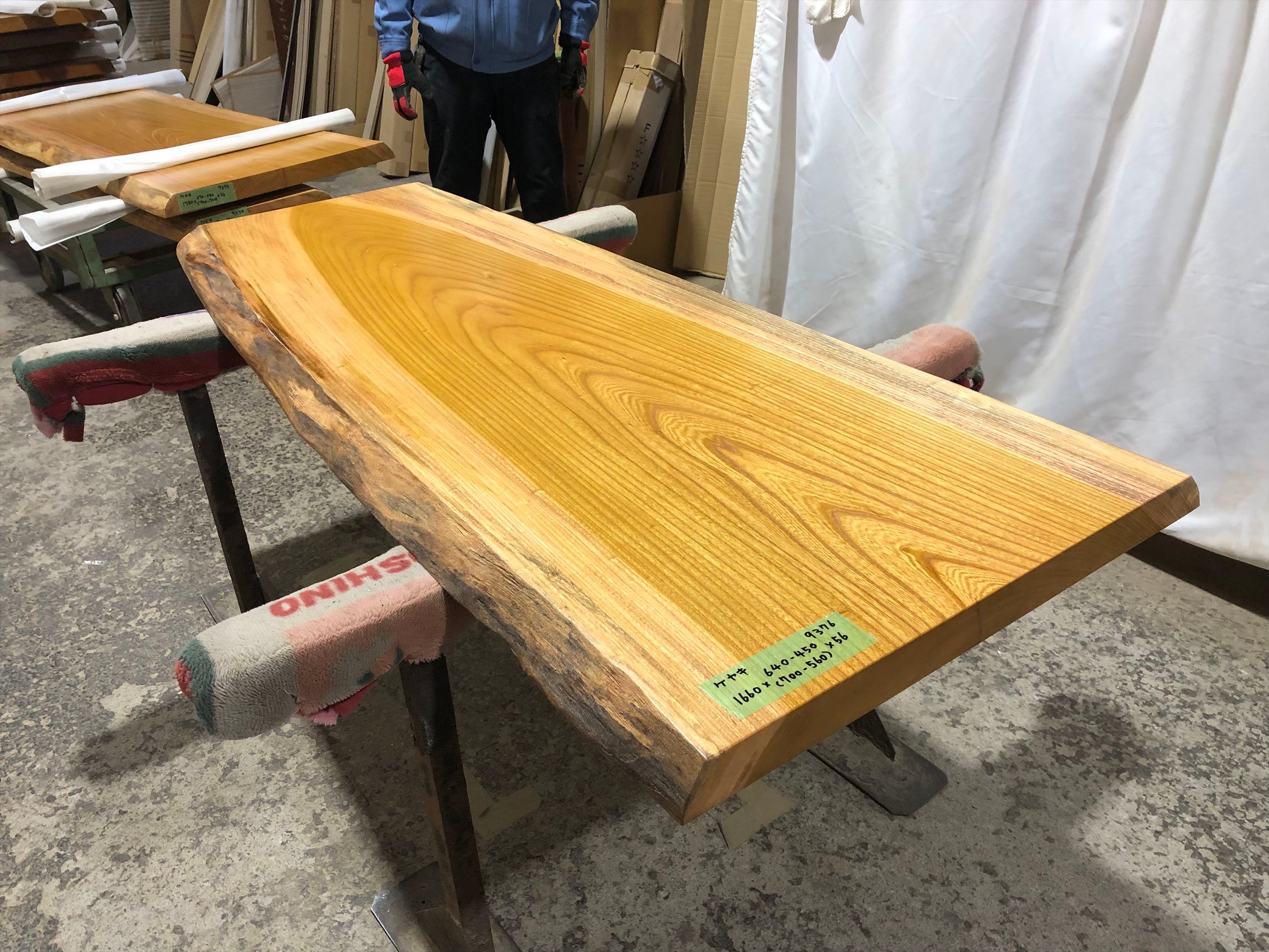 欅（けやき） | 銘木無垢材一枚板の来宝綜合銘木工業株式会社