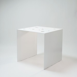 ターブル・プリエ (白)- Table Pliée (White)