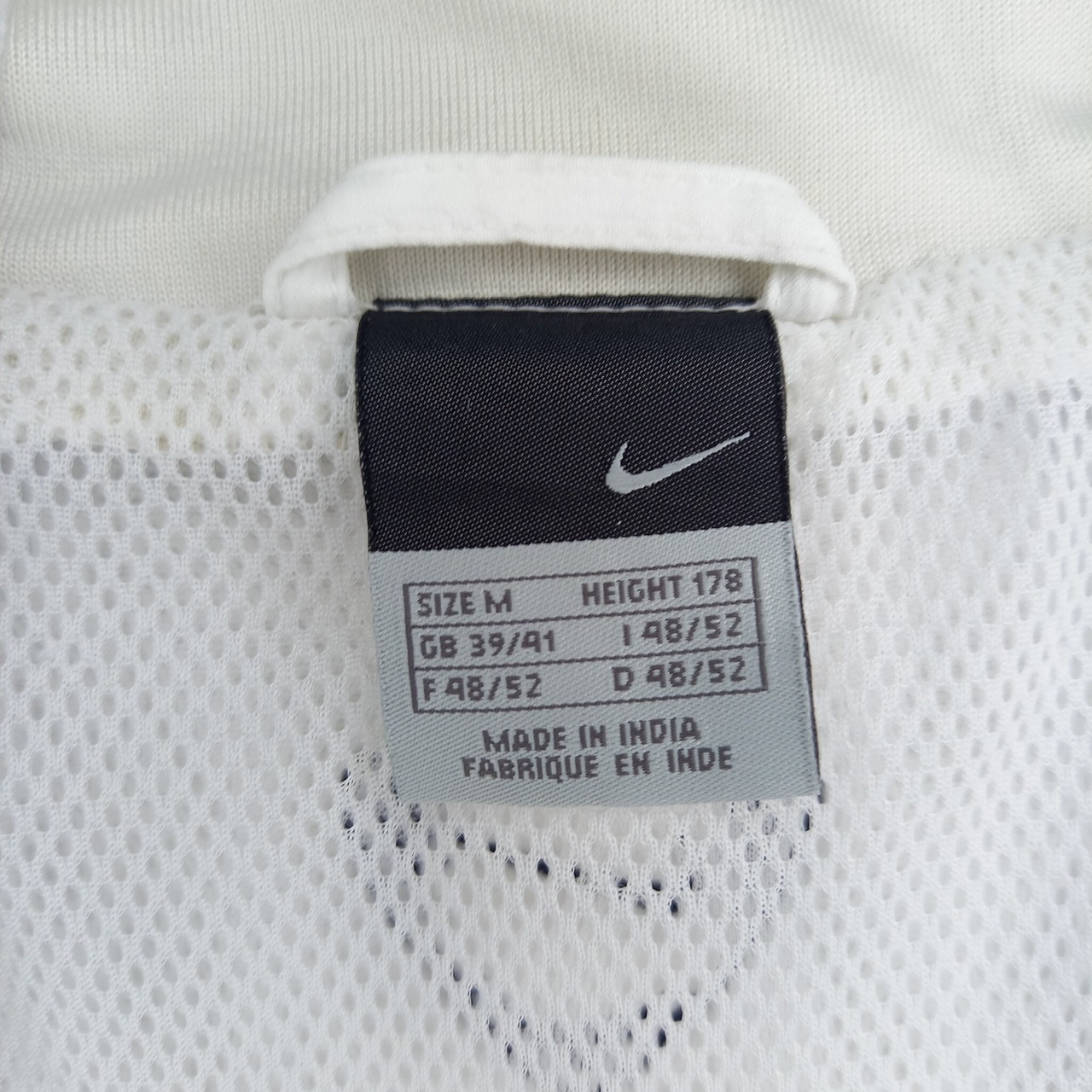 ナイキ　スタンドカラー　ナイロンジャケット　刺繍ロゴ　総メッシュ　マンチェスター