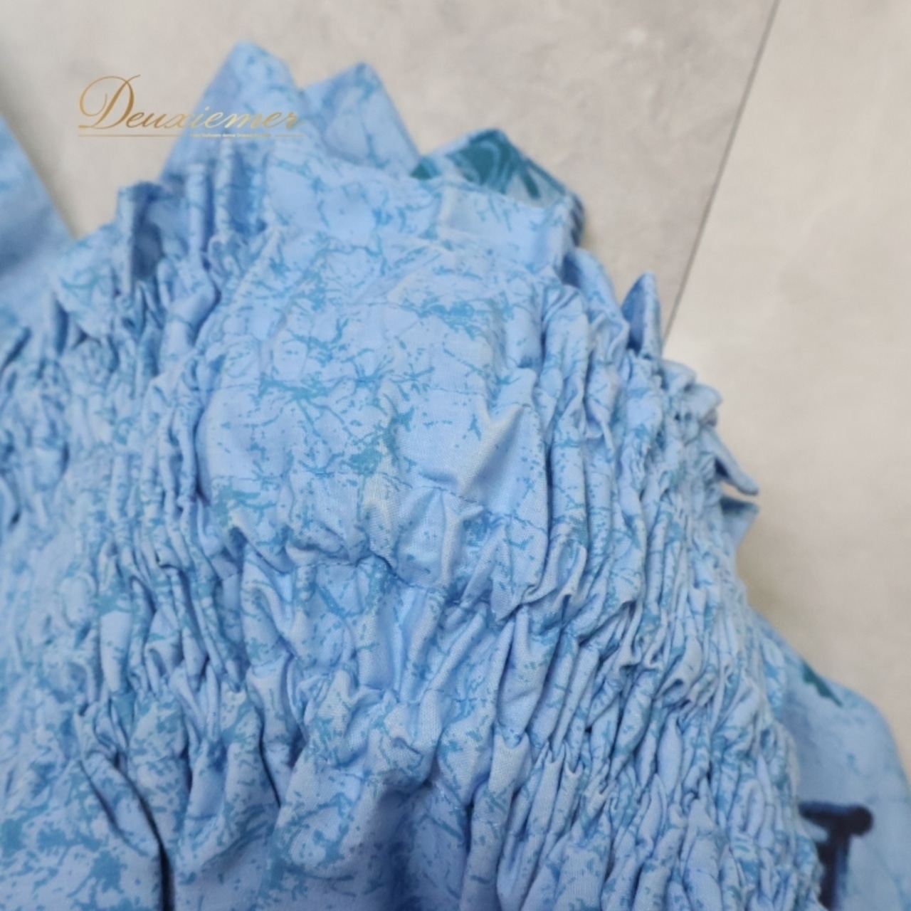 フラダンス 衣装 パウスカート ブルー系 ワントーン シンプル シングル カヒコ柄 かわいい 華やか 鮮やか 明るい 爽やか 水色 ハワイアン アロハ ハワイアンプリント フラ ダンス レッスン 練習 おしゃれ かわいらしい 踊り 軽やか