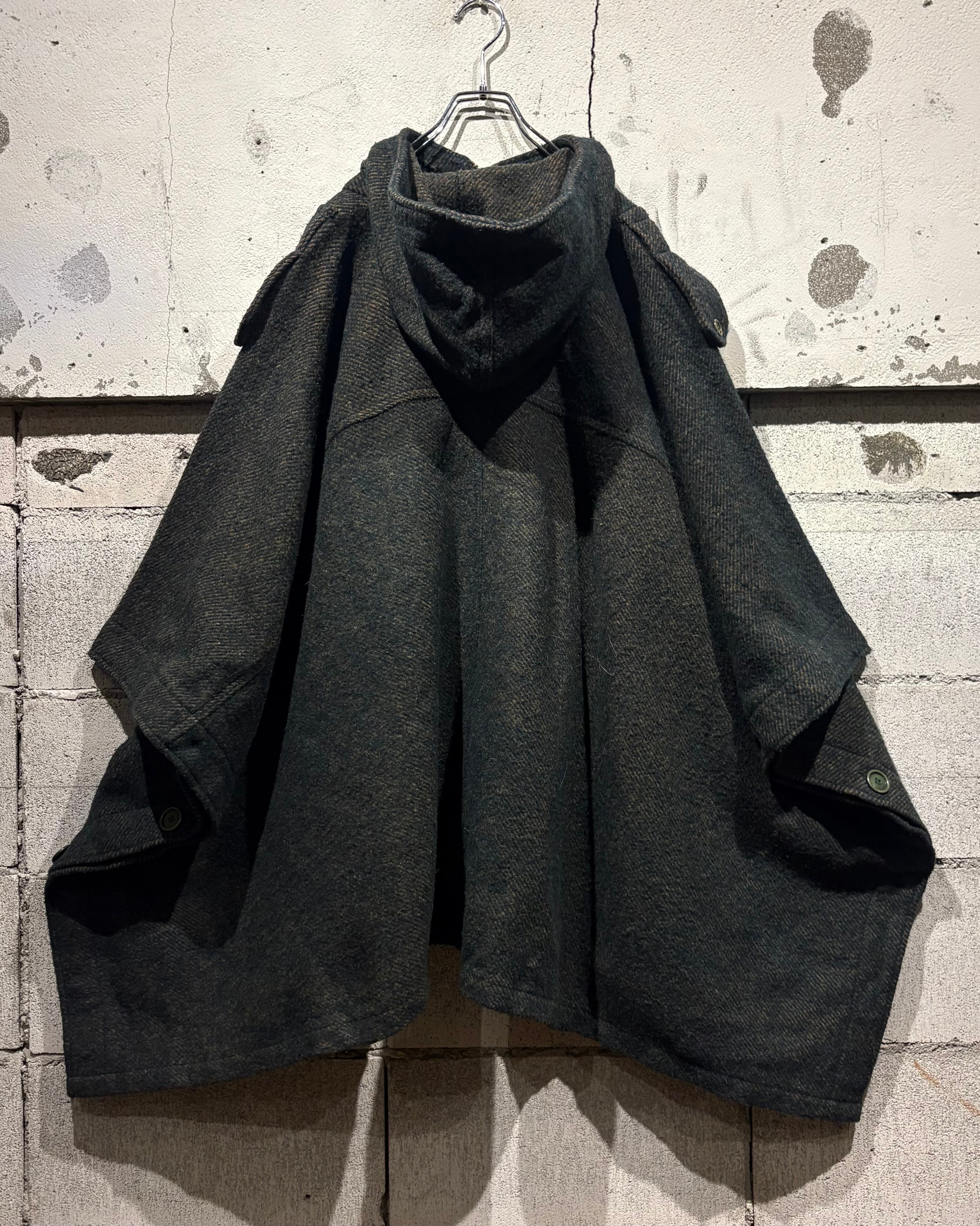 Caka otto】 60's Vintage Pocket Gimmick Hooded Wool Poncho | Caka