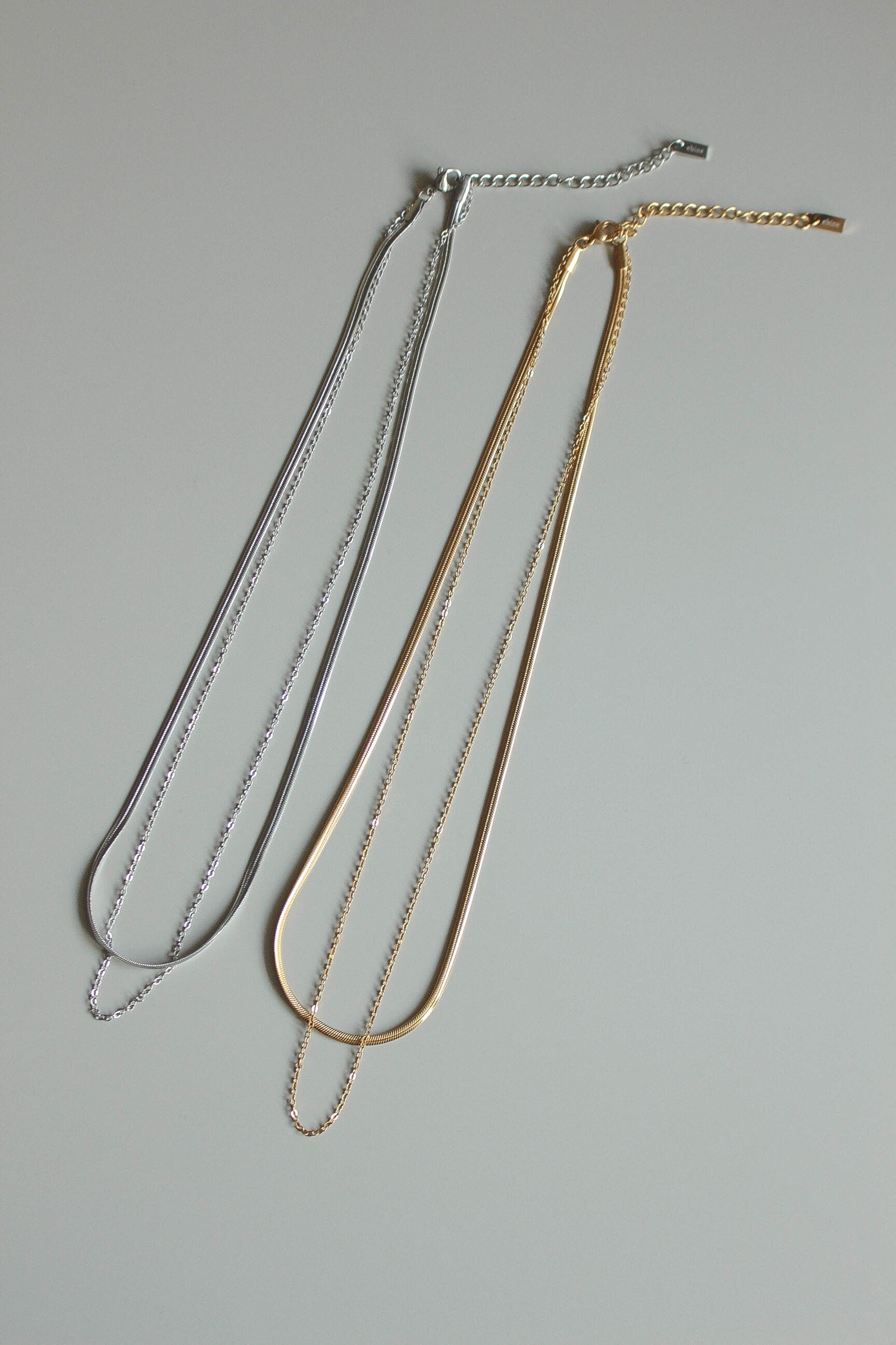 Azuki Snake Necklace | 金属アレルギー対応のアクセサリー ebine