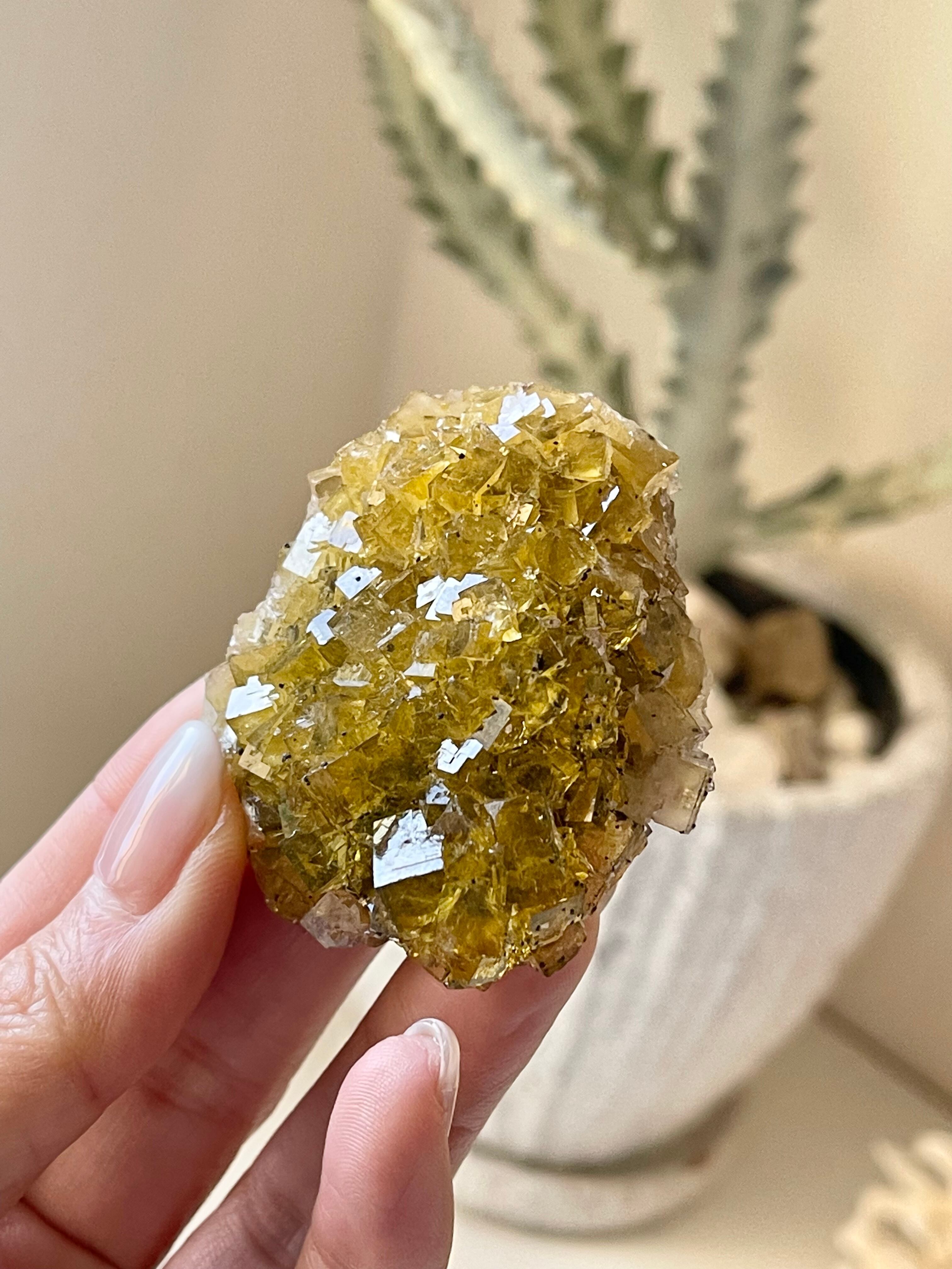 スペイン　アストゥリアス産　イエローフローライト