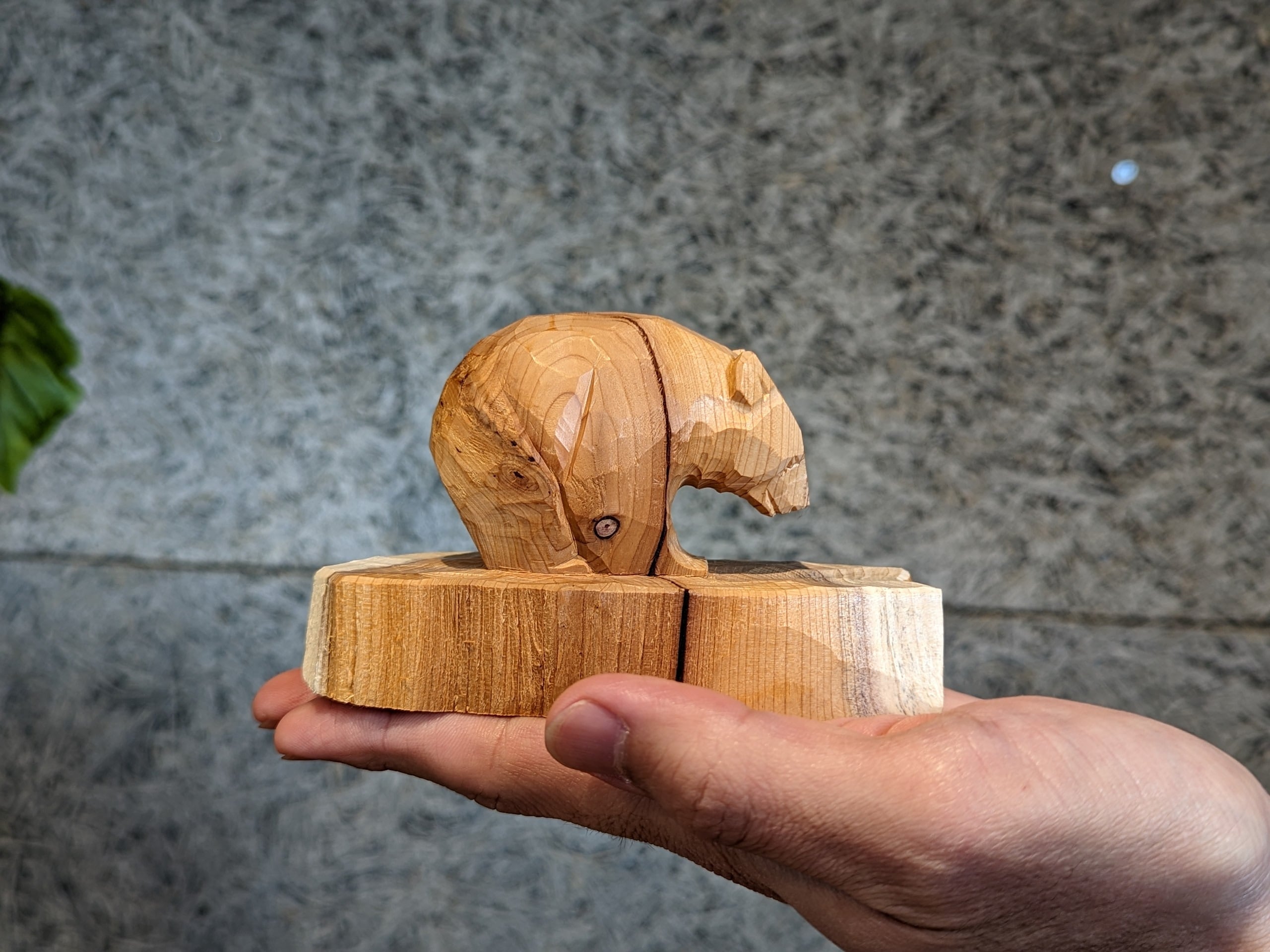 賀上隼敬 木彫り熊