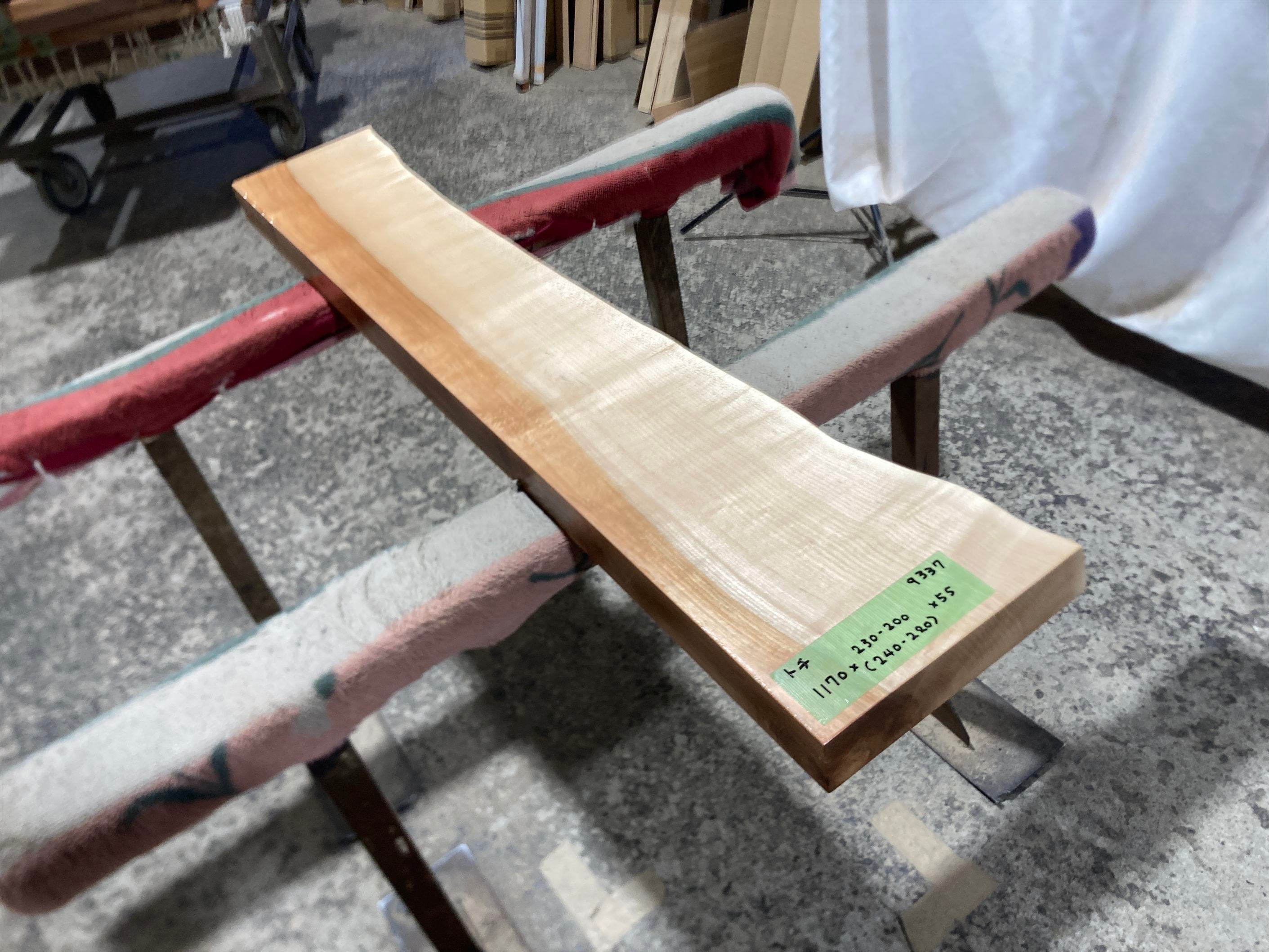 栃 | 銘木無垢材一枚板の来宝綜合銘木工業株式会社オンラインストア