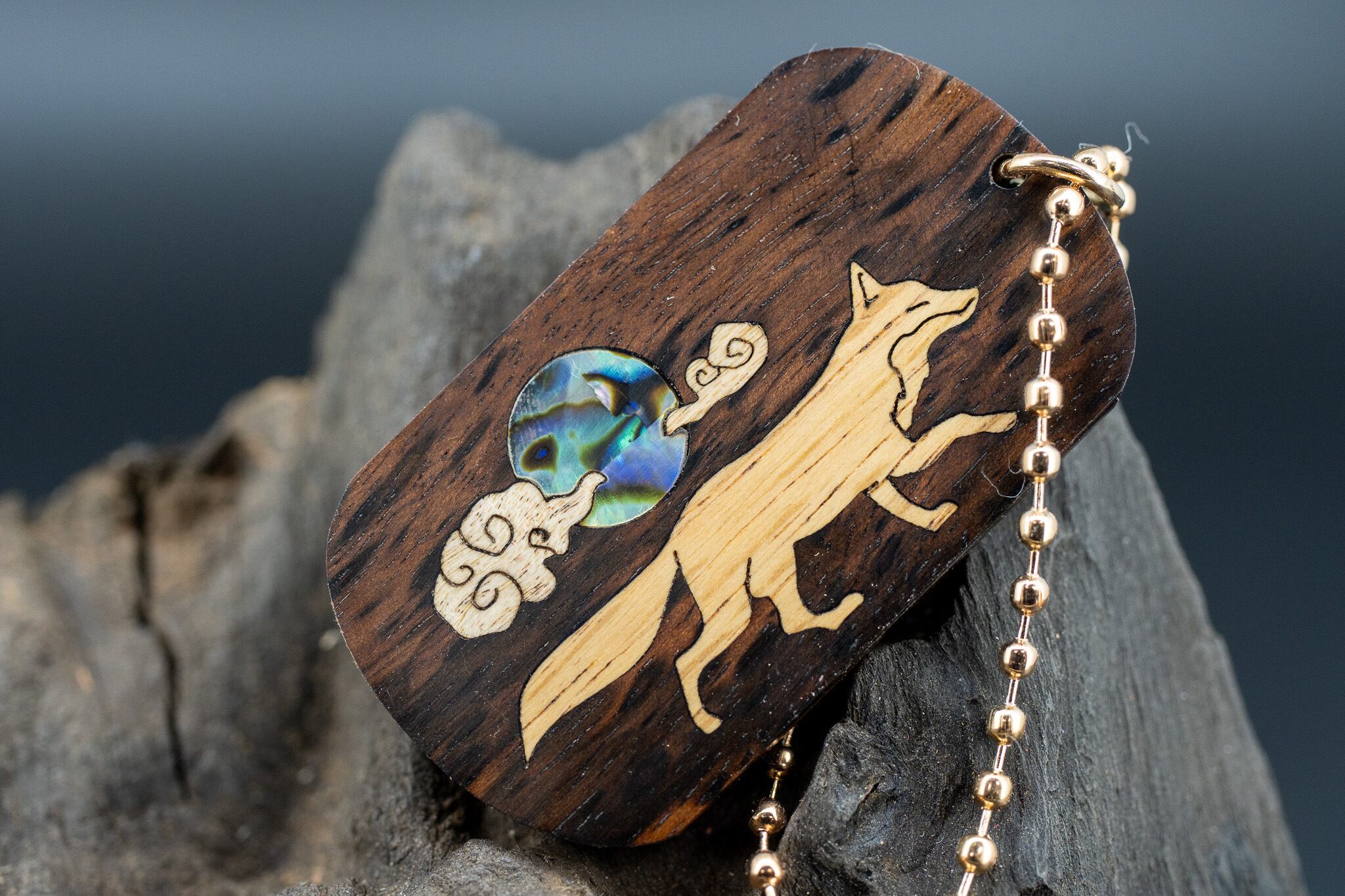 【 染色の美 】 ムンエボニー ドッグタグ 象嵌 十五夜きつね