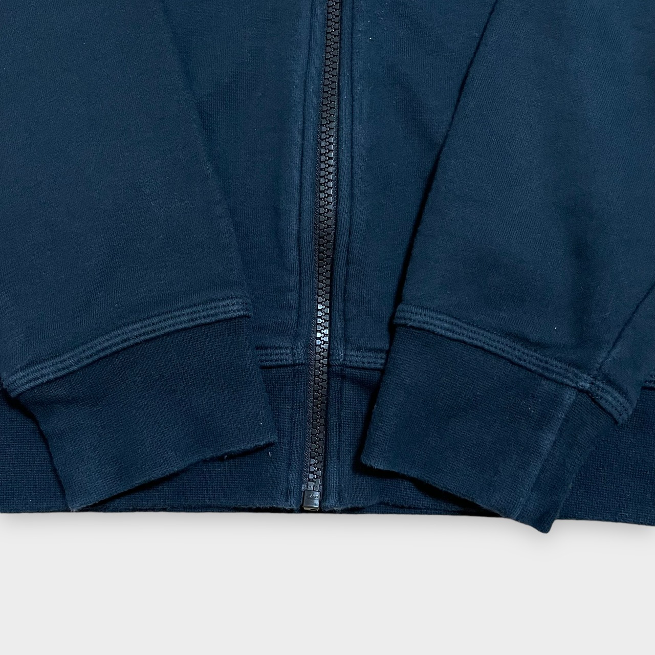 【 NIKE 】ジップアップ パーカー ワンポイント 刺繍ロゴ スウッシュ スウェット フーディー フルジップ X-LARGE ナイキ 黒 US古着