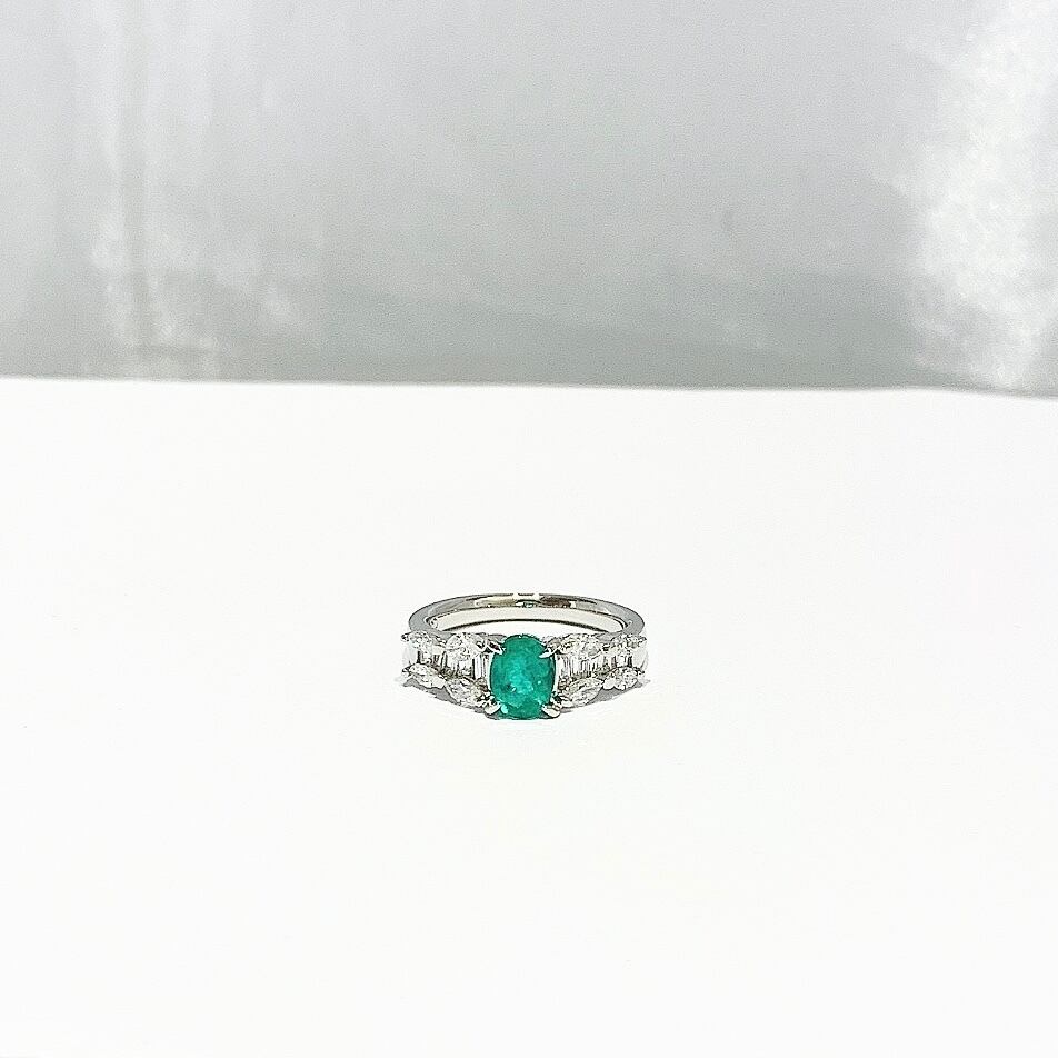 天然エメラルド0.659ct 天然ダイヤモンド0.6ct PT900 リング 鑑別書付  